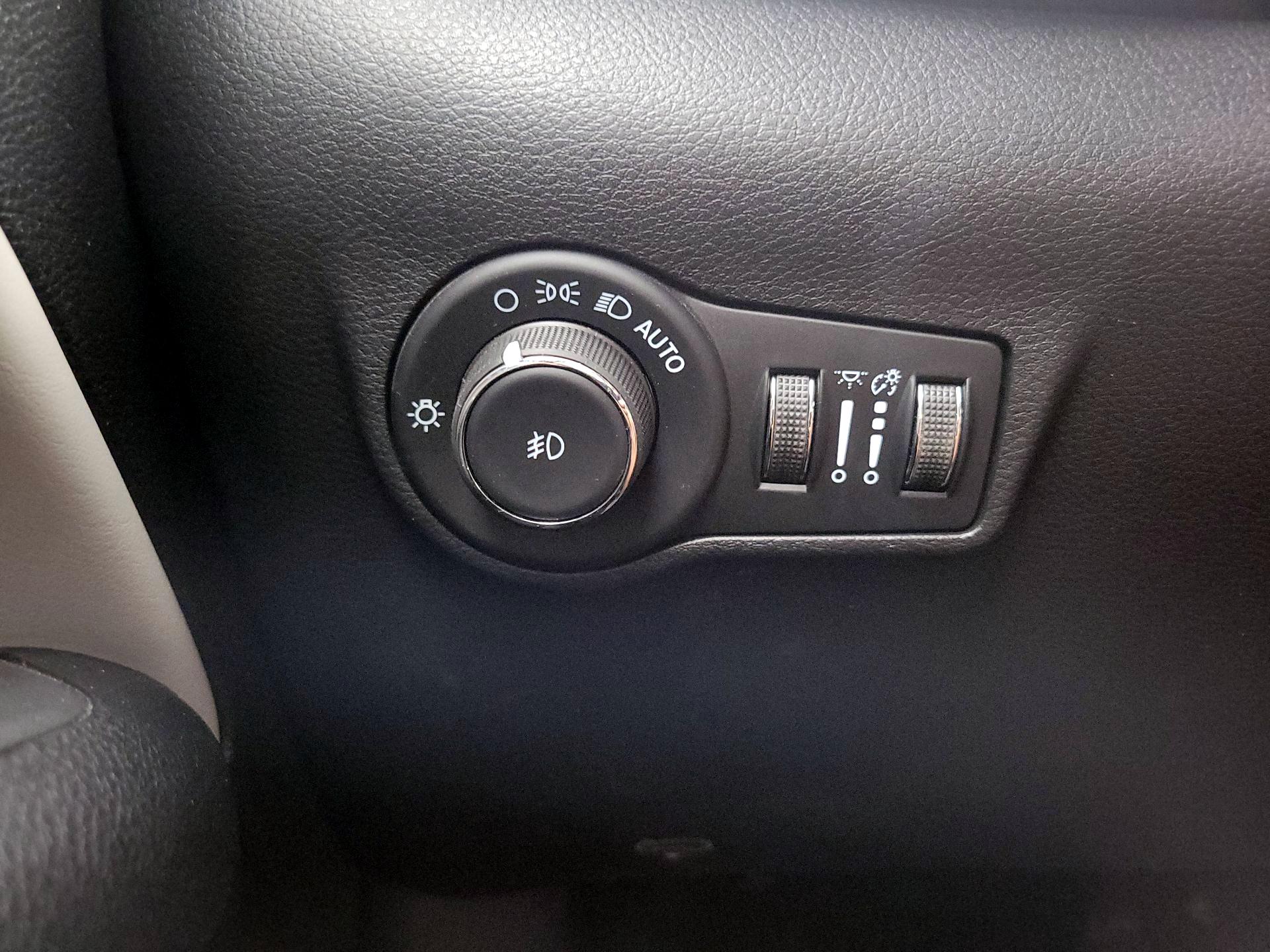 Thumbnail: 2022 Jeep Compass - 13