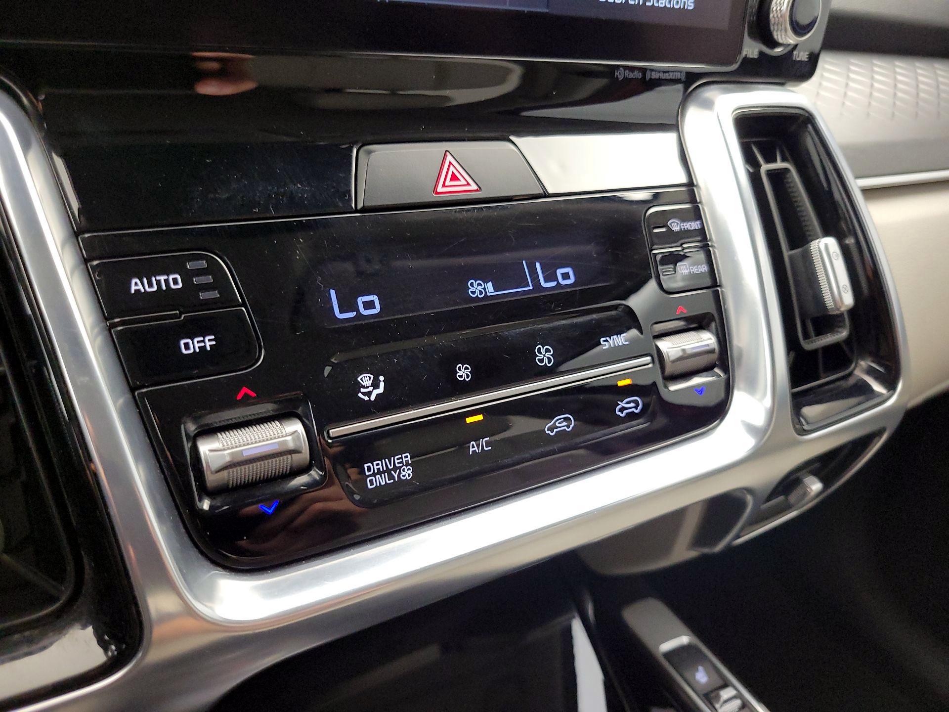 Thumbnail: 2022 Kia Sorento - 17