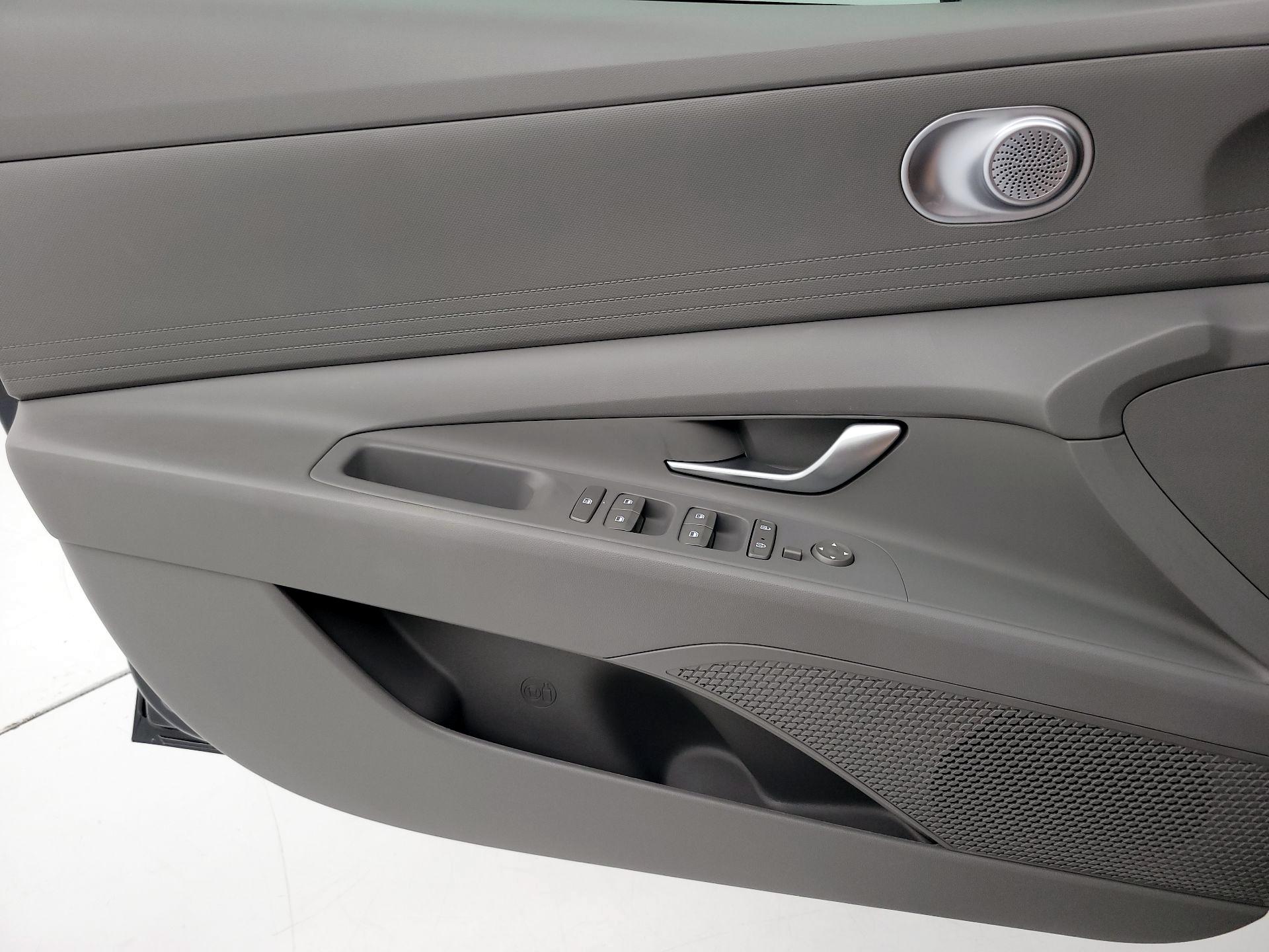 Thumbnail: 2023 Hyundai Elantra - 12