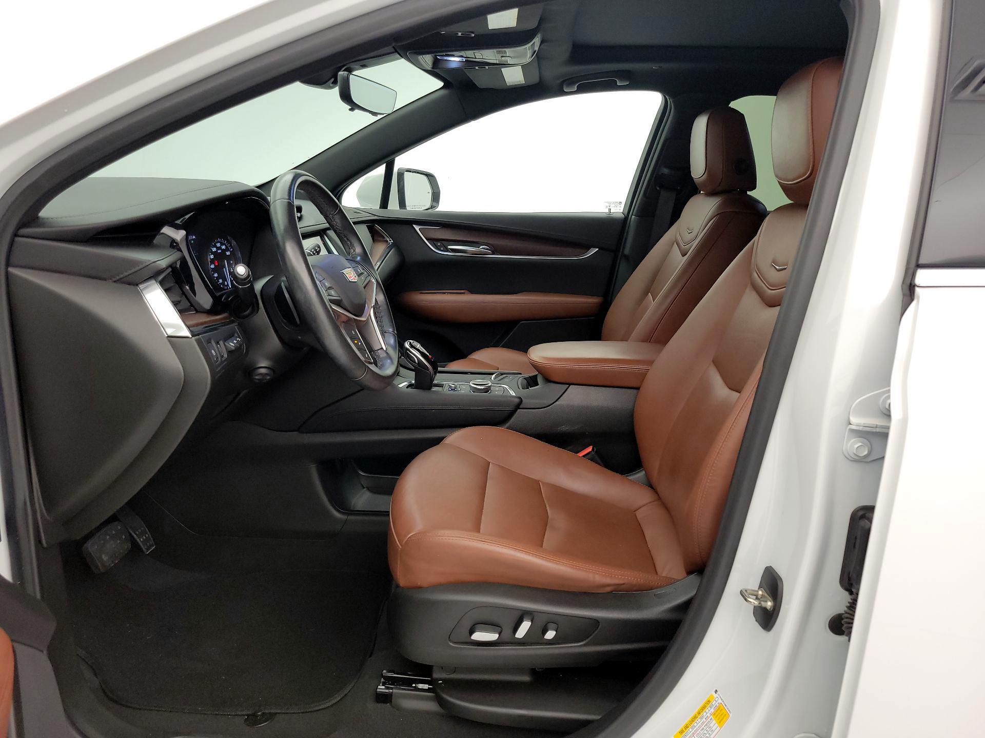 Thumbnail: 2021 Cadillac XT5 - 11