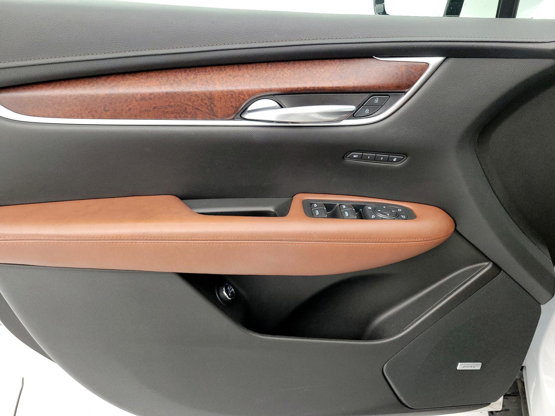 Thumbnail: 2021 Cadillac XT5 - 12
