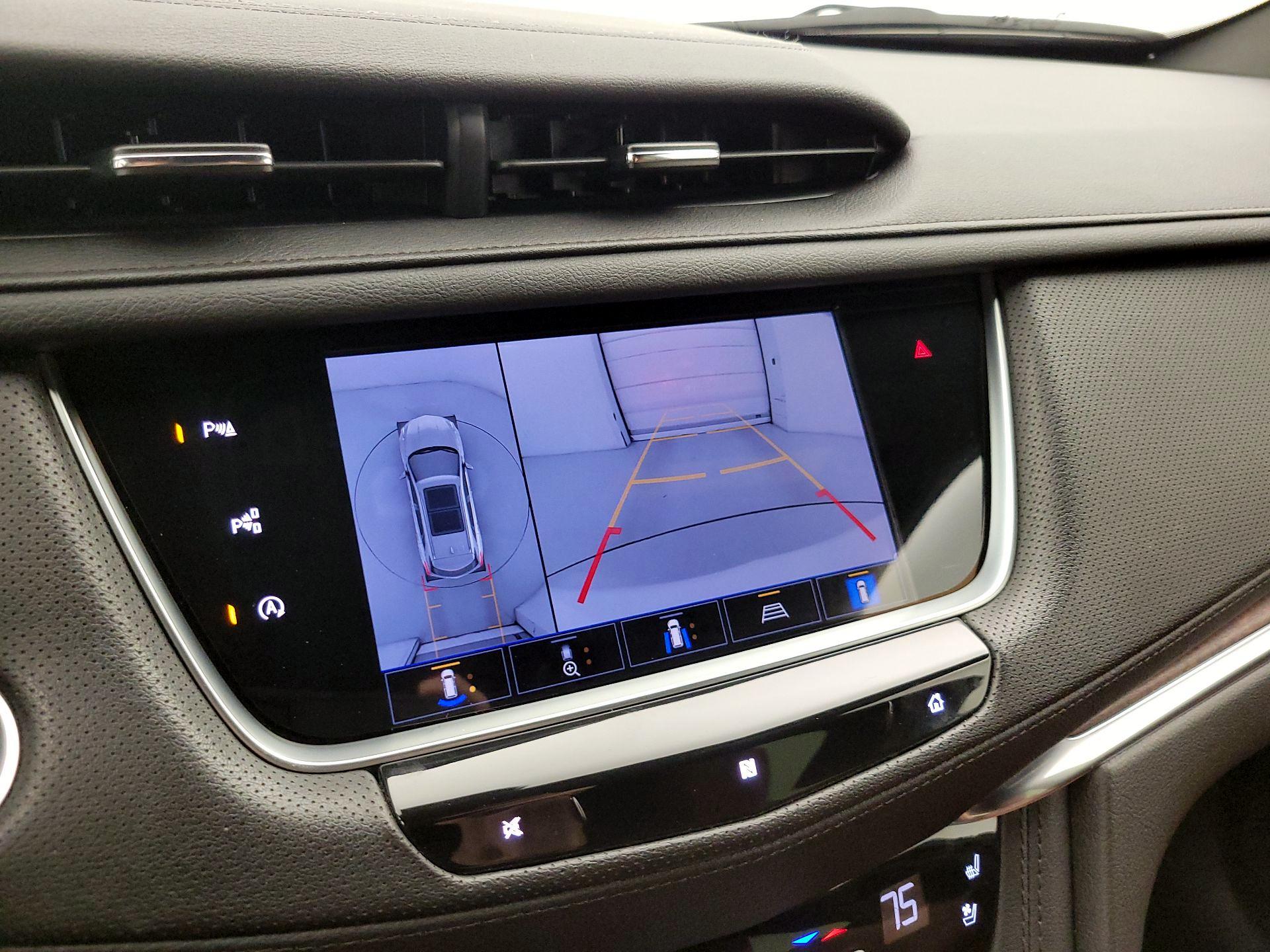 Thumbnail: 2021 Cadillac XT5 - 14
