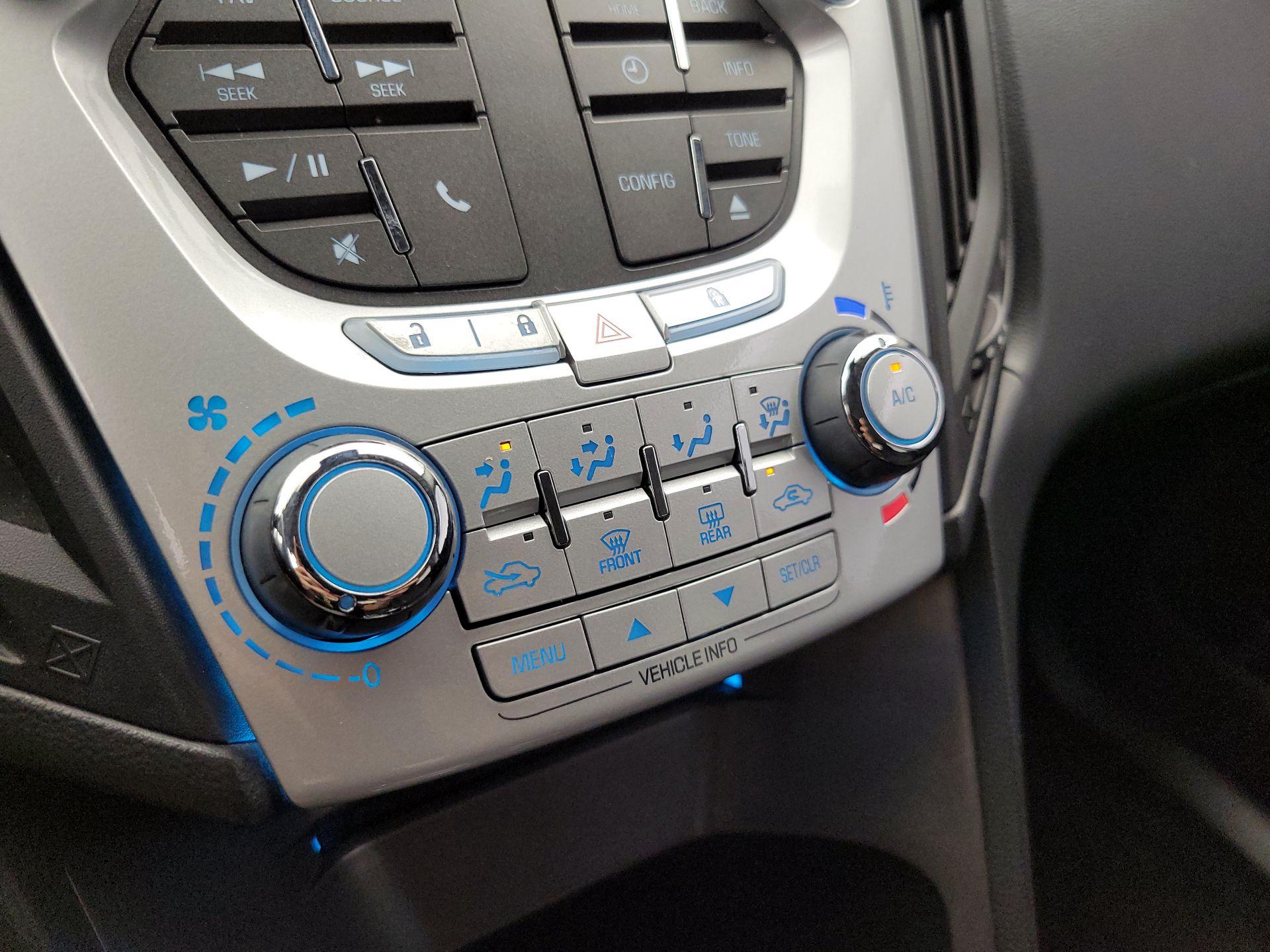 Thumbnail: 2015 Chevrolet Equinox - 16