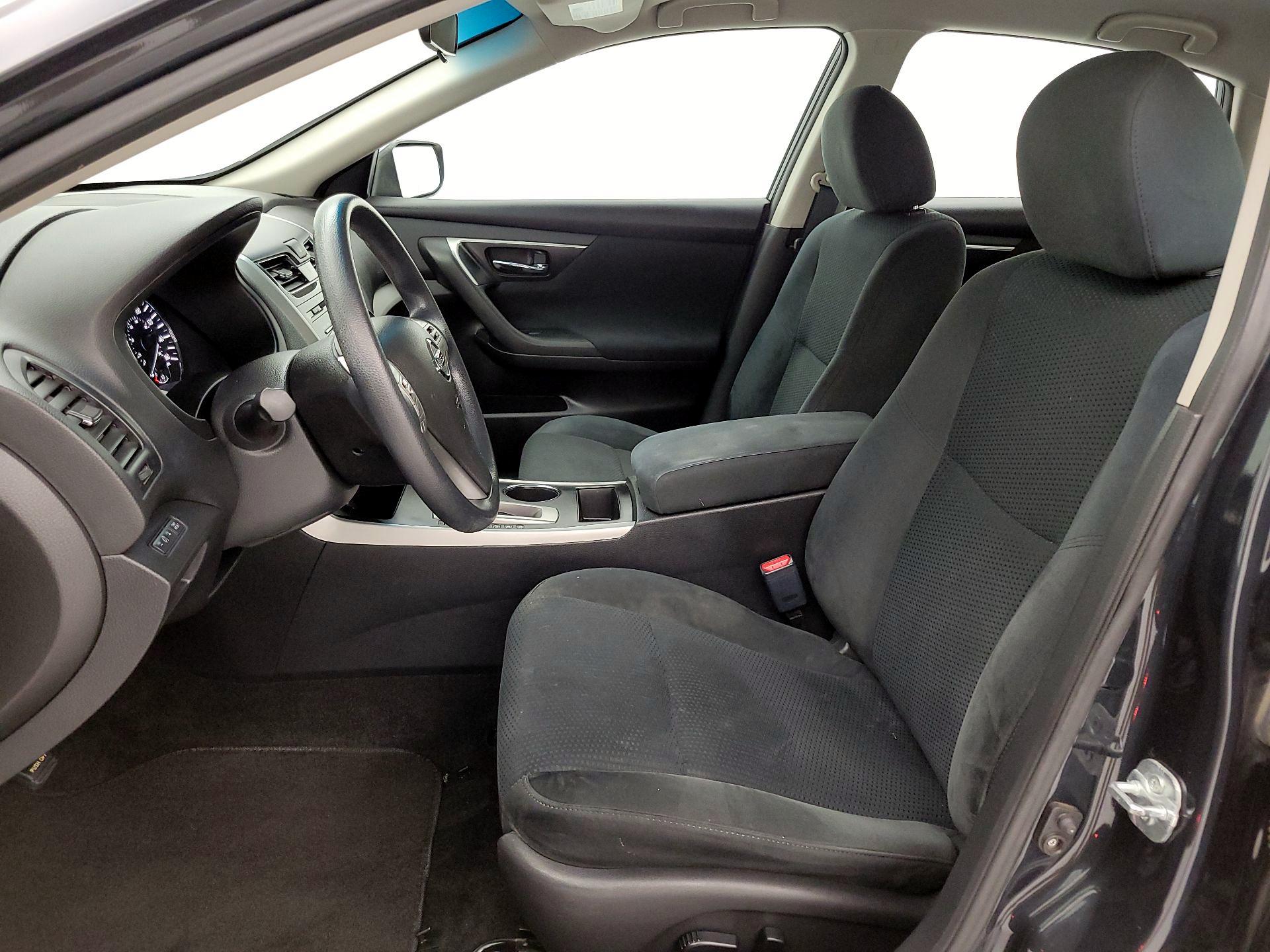 Thumbnail: 2015 Nissan Altima - 11