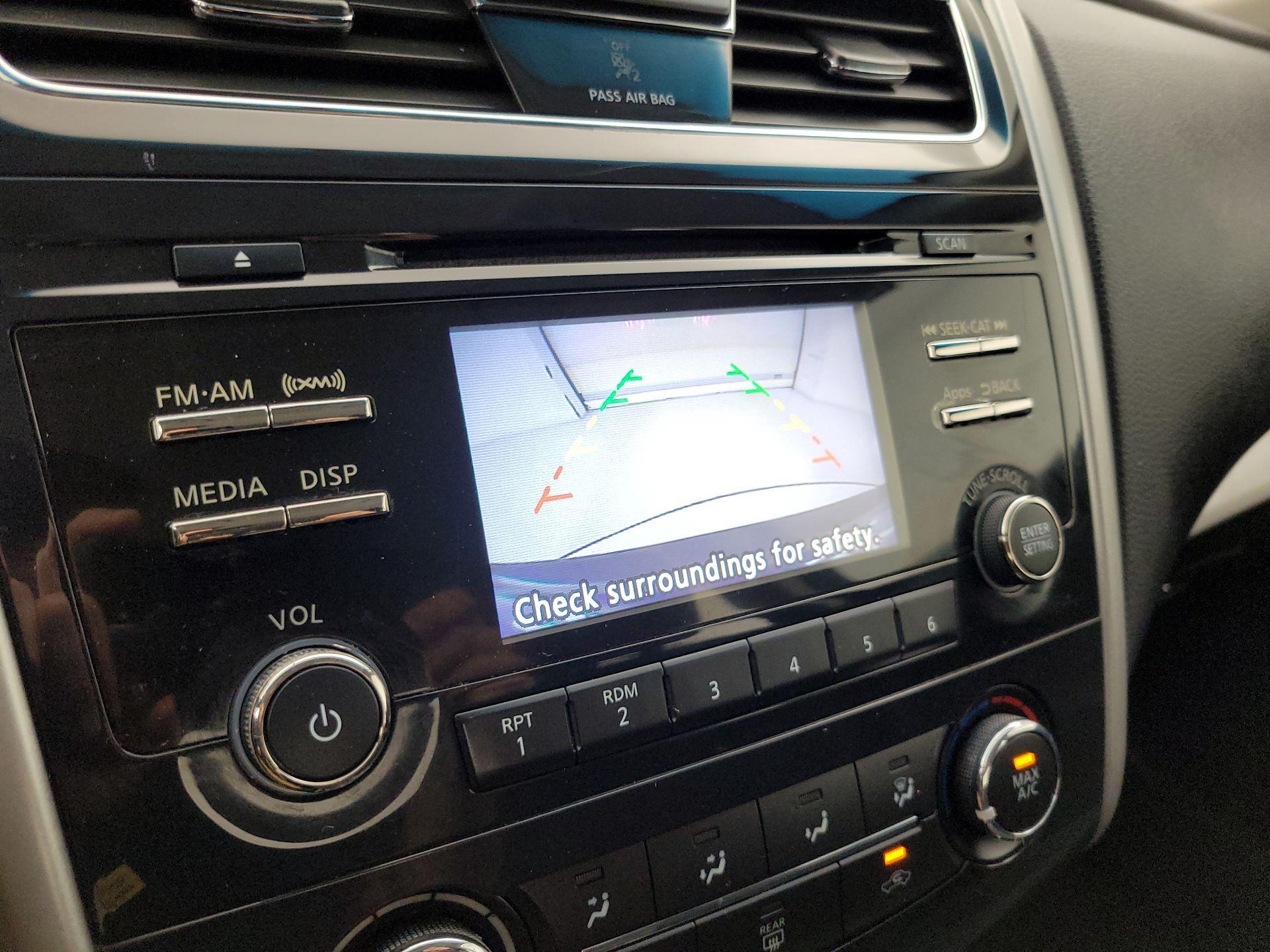 Thumbnail: 2015 Nissan Altima - 14