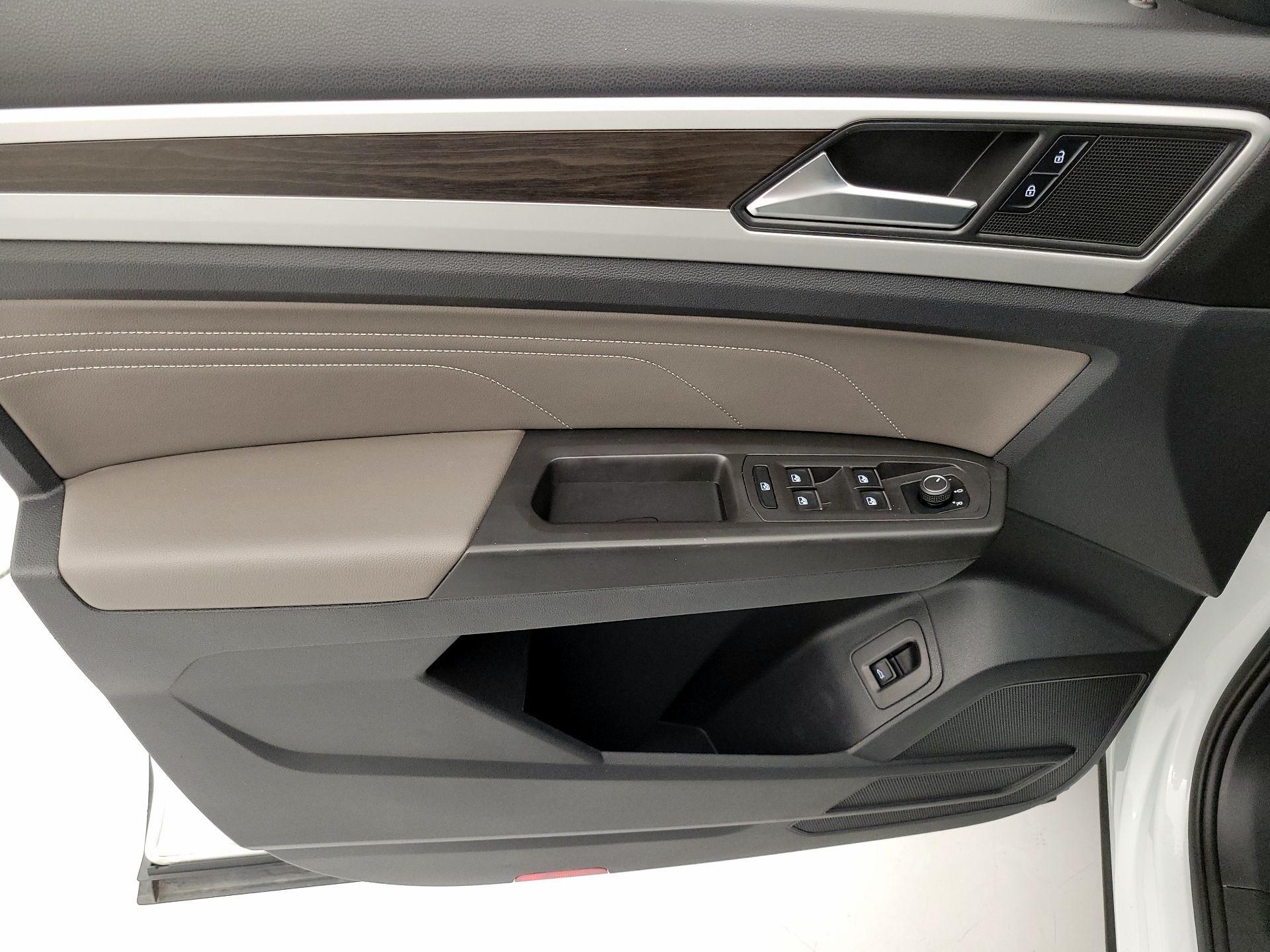 Thumbnail: 2023 Volkswagen Atlas - 12