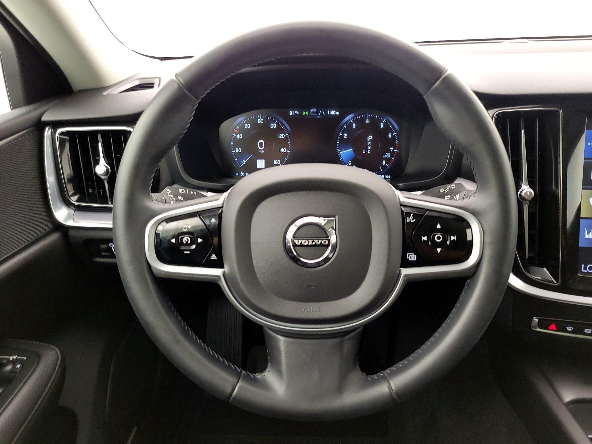 Thumbnail: 2020 Volvo S60 - 10