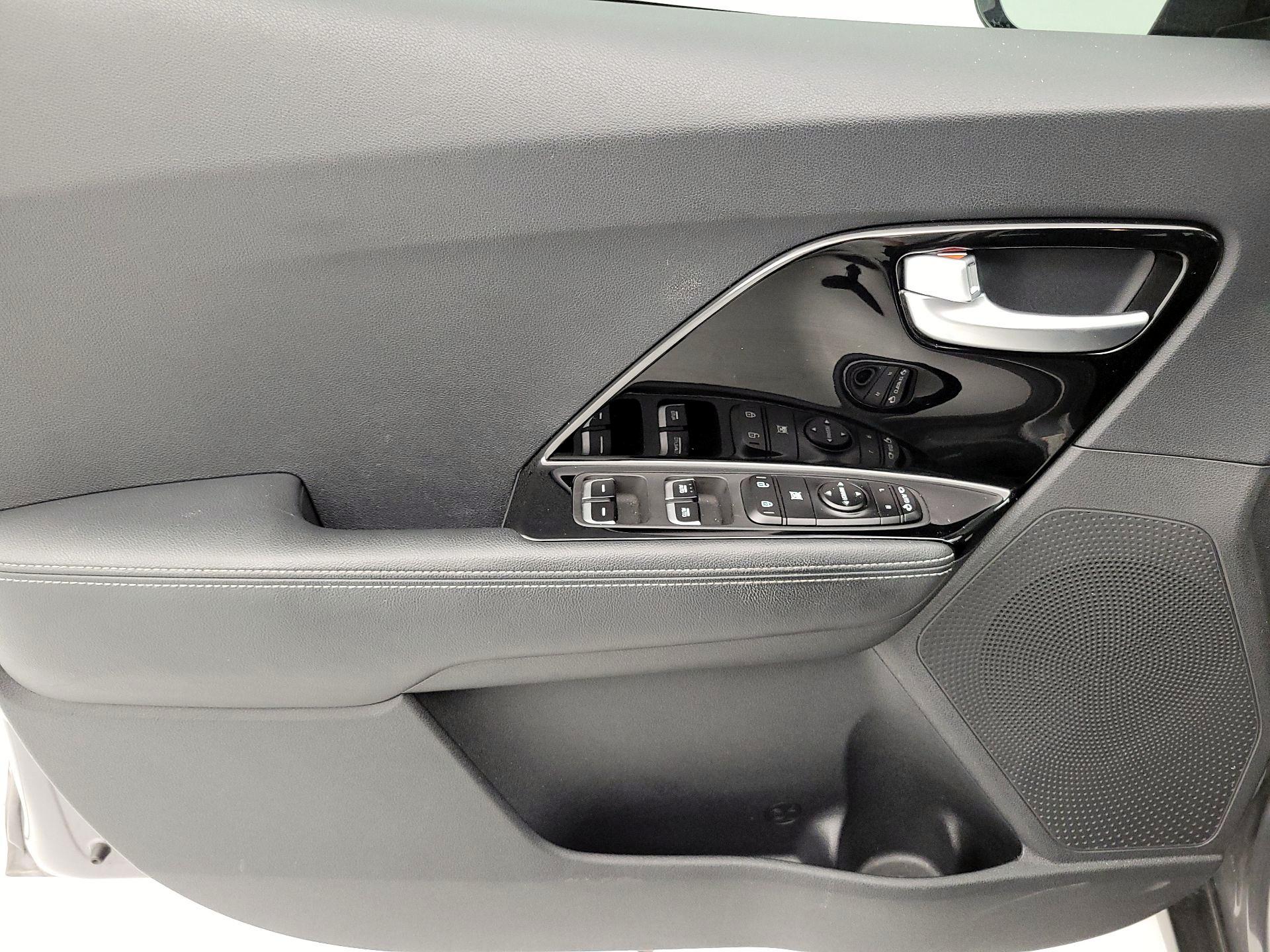 Thumbnail: 2018 Kia Niro - 12