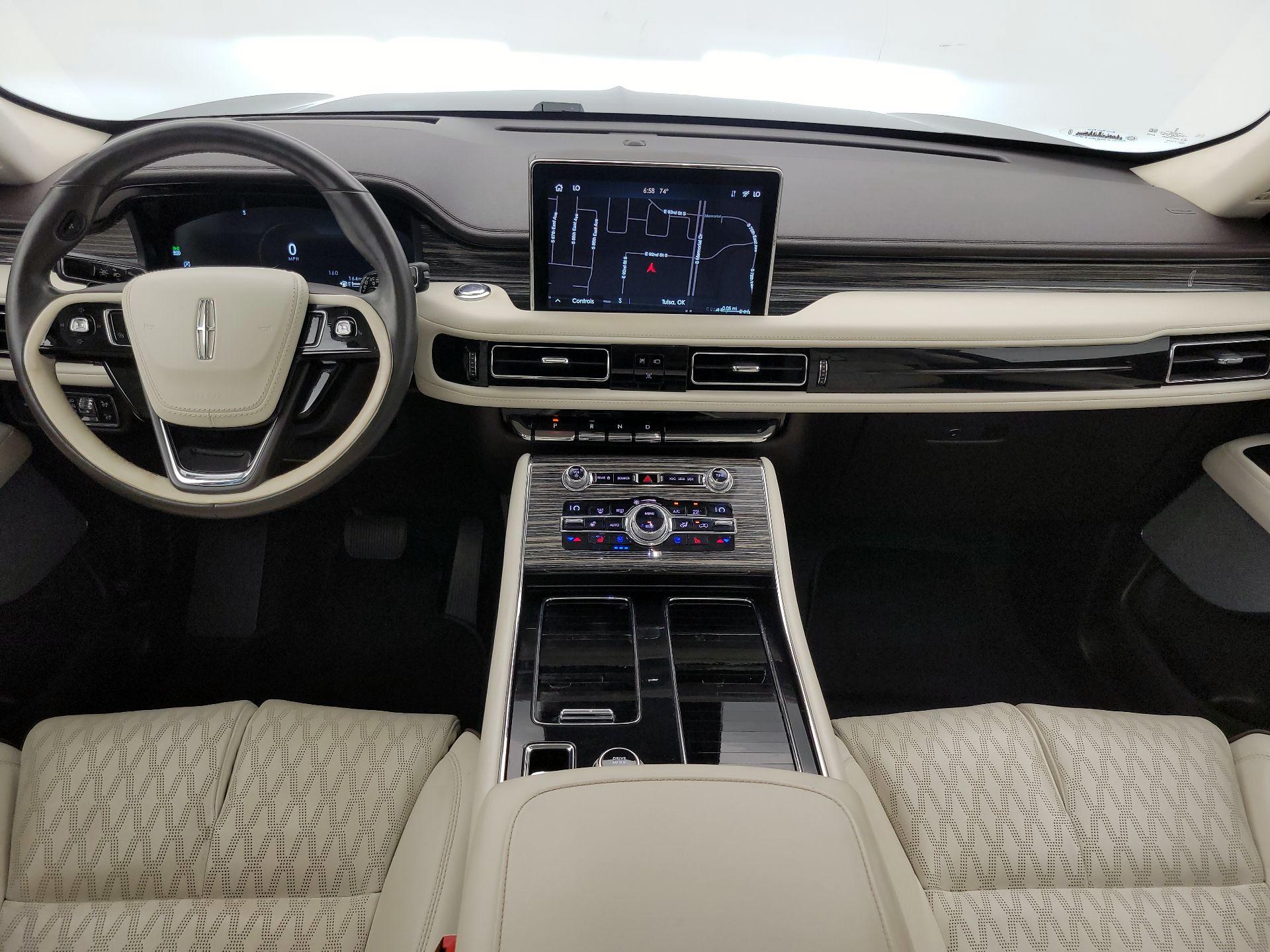 Thumbnail: 2020 Lincoln Aviator - 9