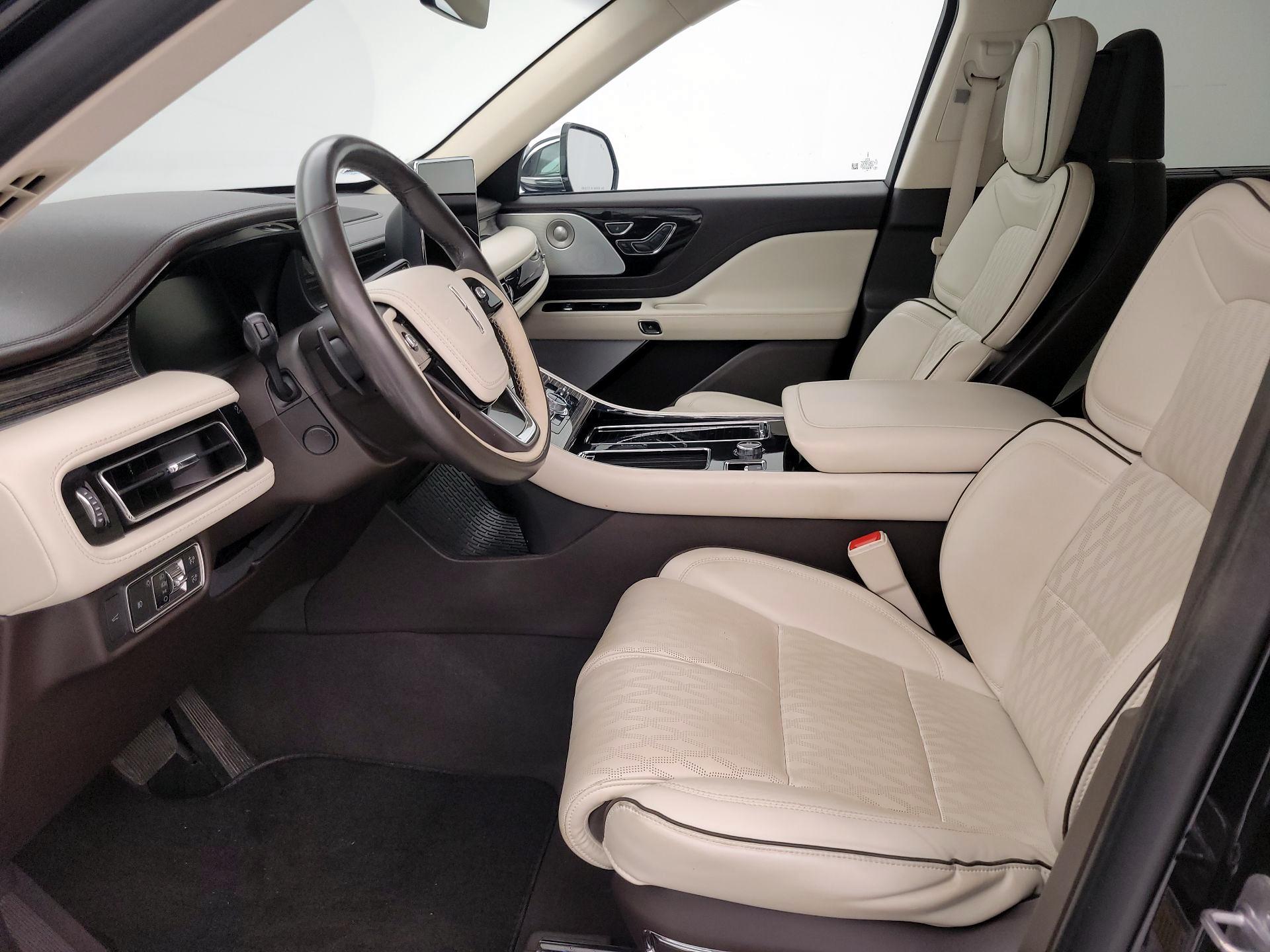 Thumbnail: 2020 Lincoln Aviator - 11