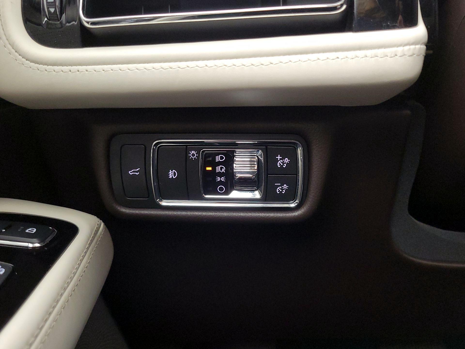 Thumbnail: 2020 Lincoln Aviator - 13
