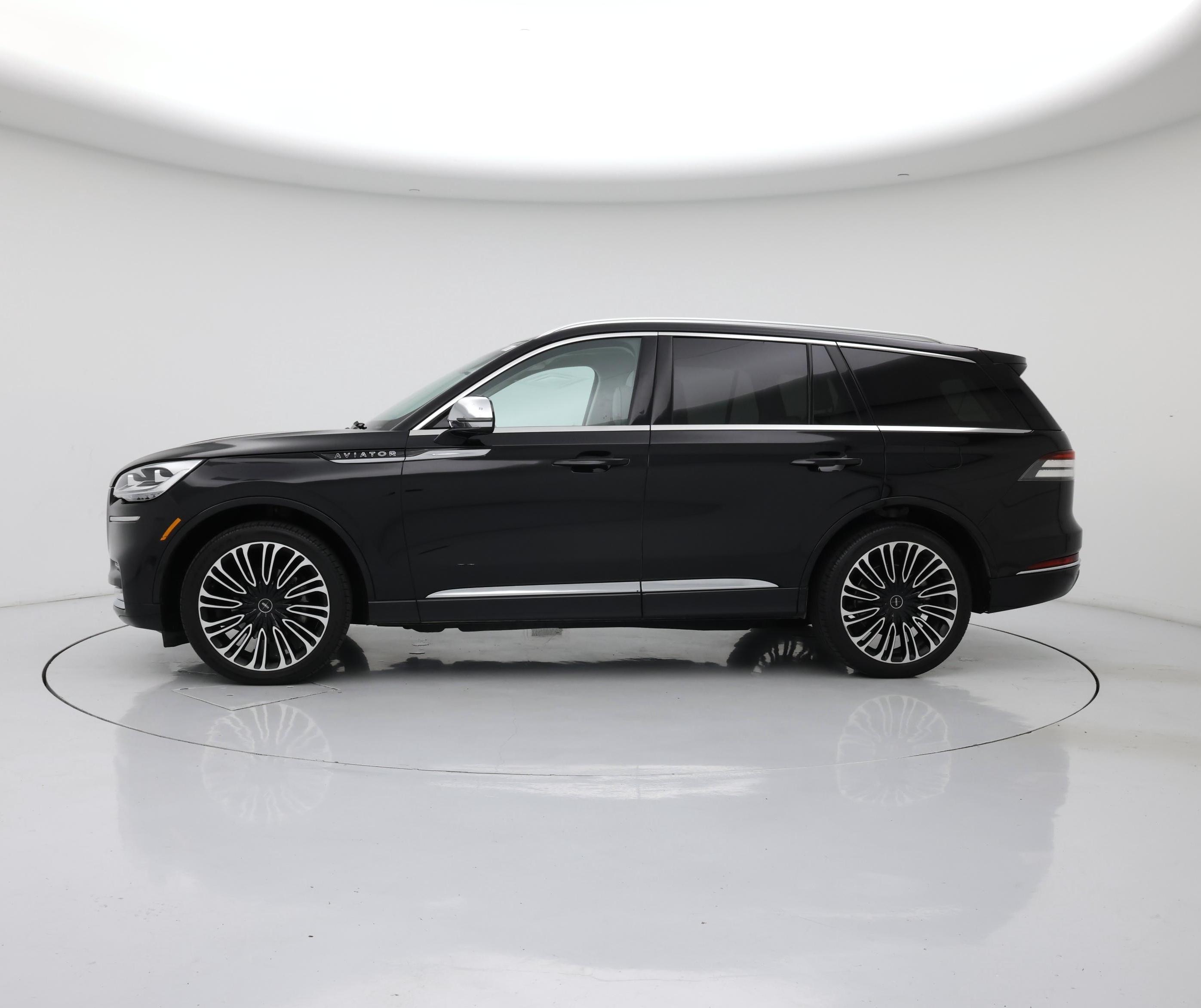 Thumbnail: 2020 Lincoln Aviator - 3