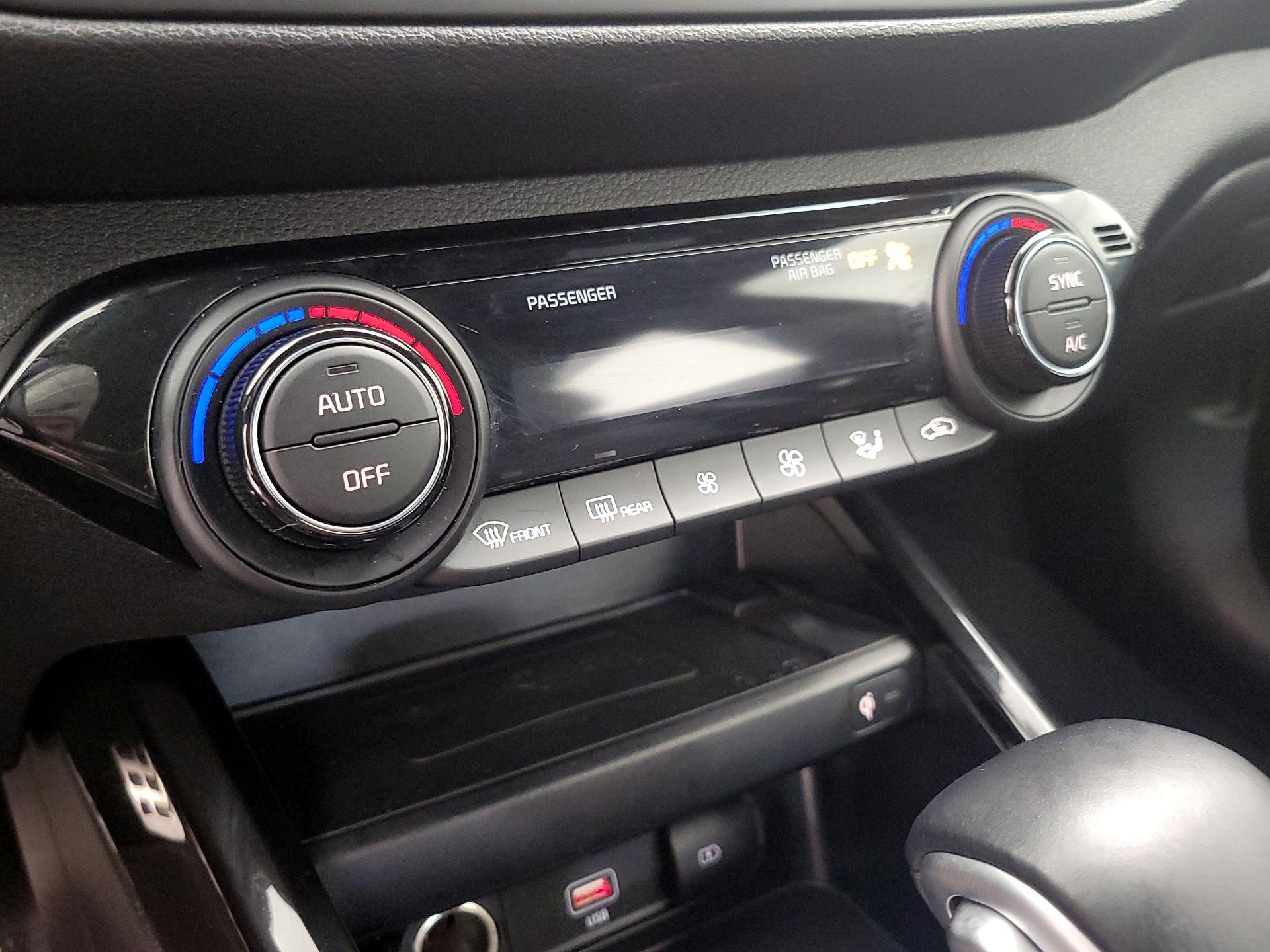 Thumbnail: 2023 Kia Forte - 17