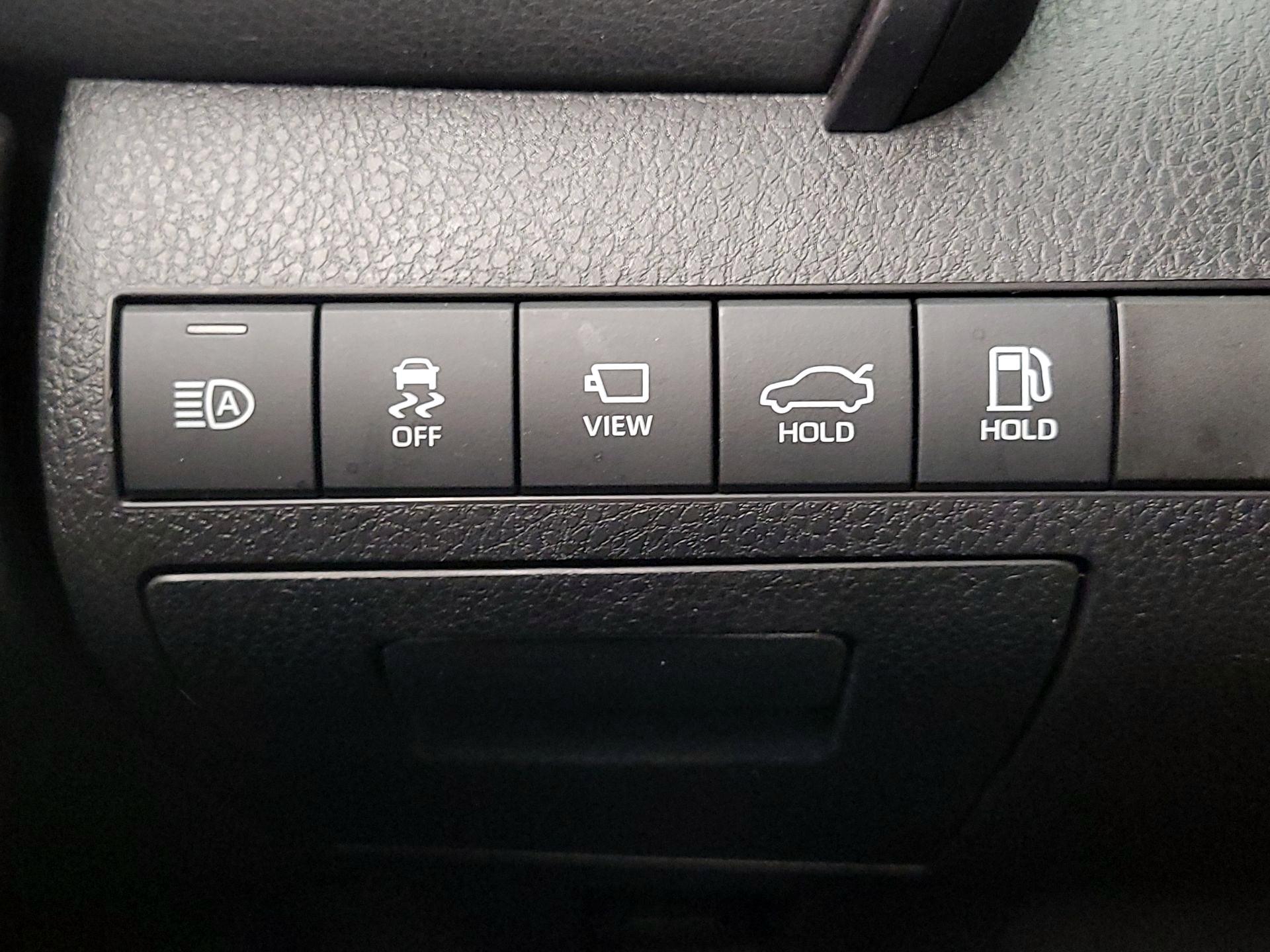 Thumbnail: 2019 Toyota Camry - 13