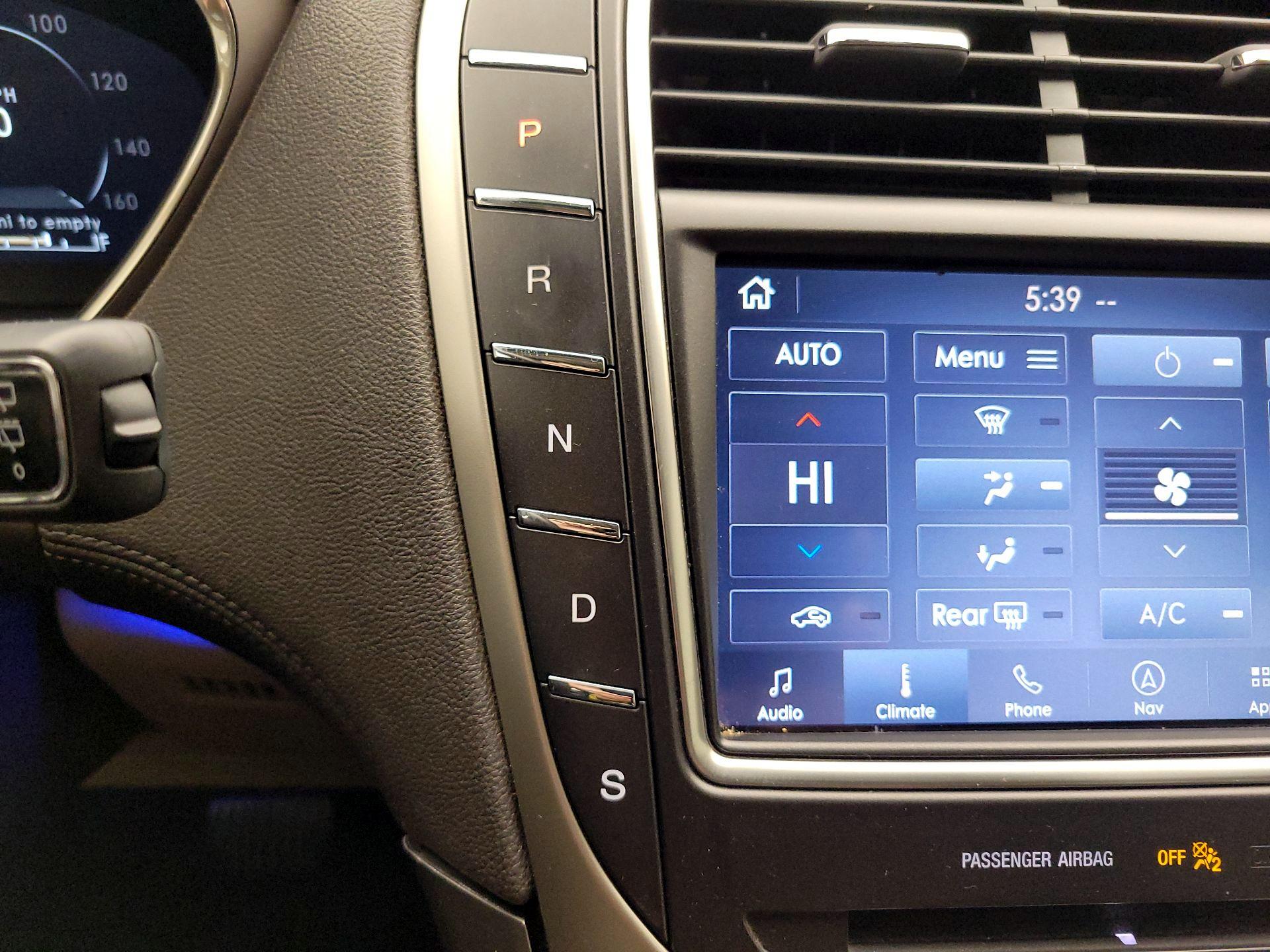 Thumbnail: 2020 Lincoln Nautilus - 18