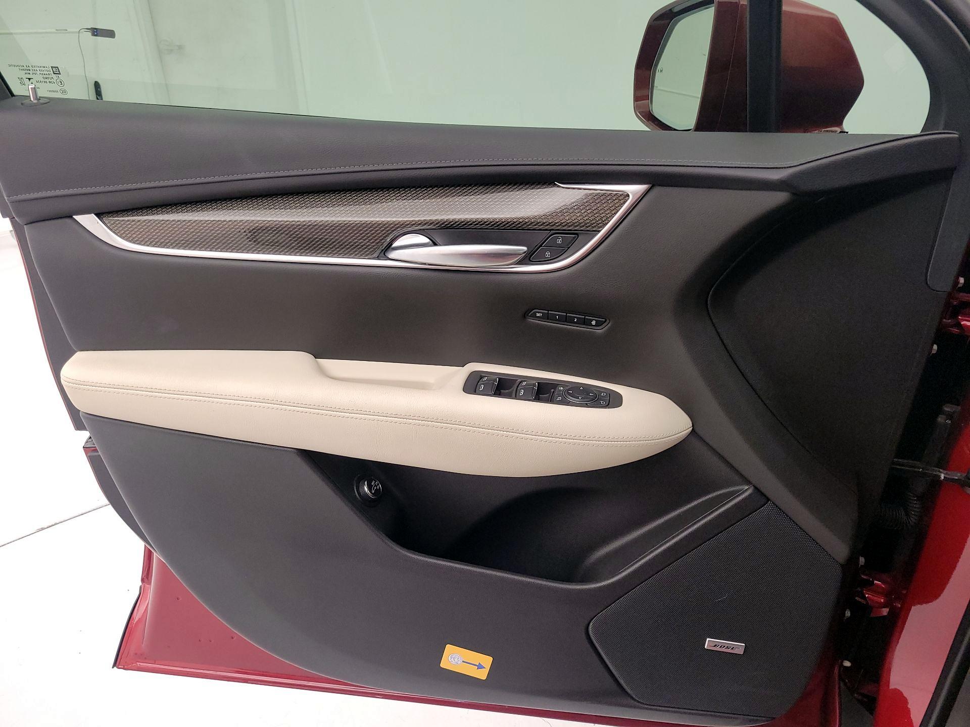 Thumbnail: 2020 Cadillac XT5 - 12
