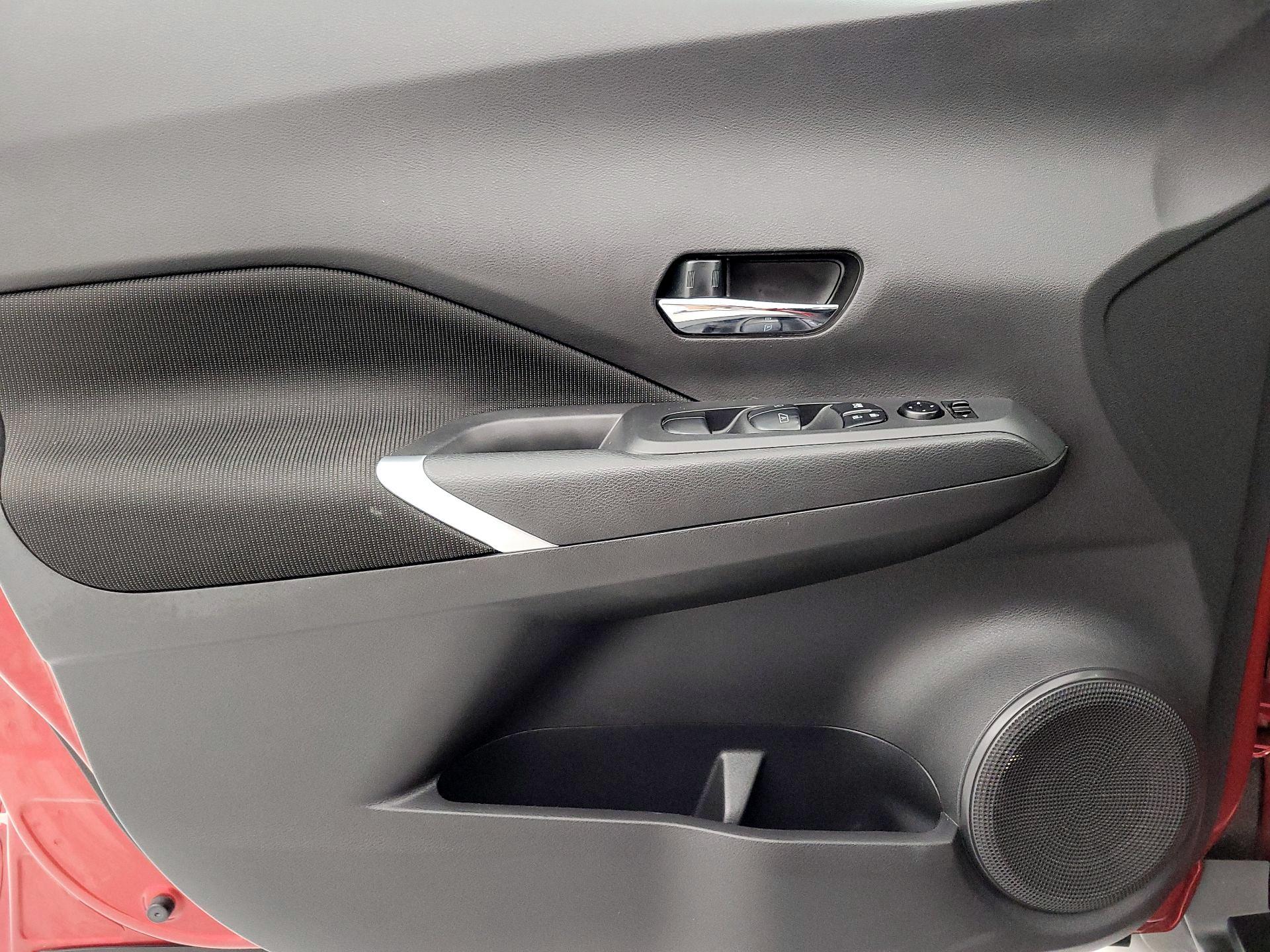 Thumbnail: 2021 Nissan Kicks - 12