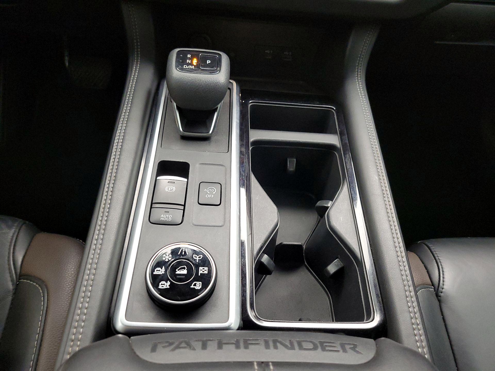 Thumbnail: 2022 Nissan Pathfinder - 18