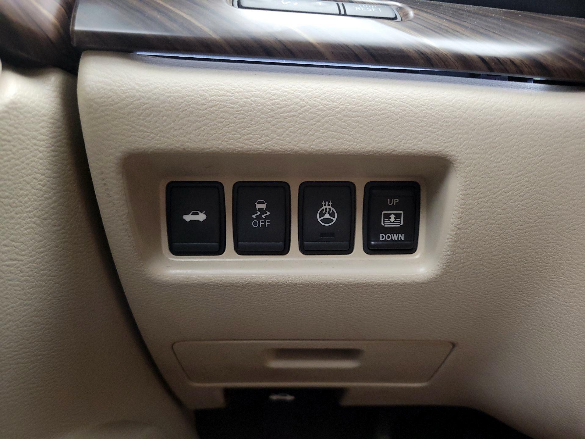 Thumbnail: 2017 Nissan Maxima - 13