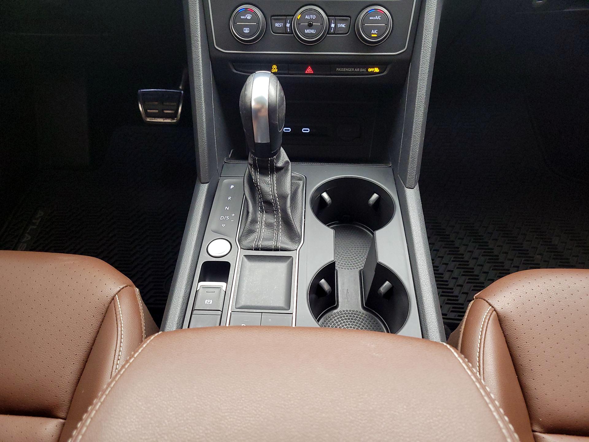 Thumbnail: 2021 Volkswagen Atlas - 17