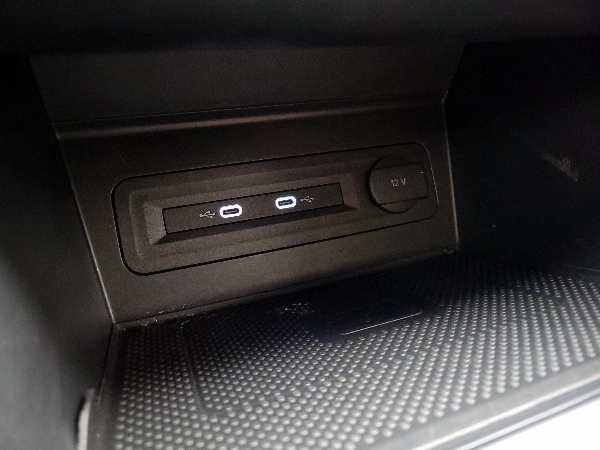 Thumbnail: 2021 Volkswagen Atlas - 18