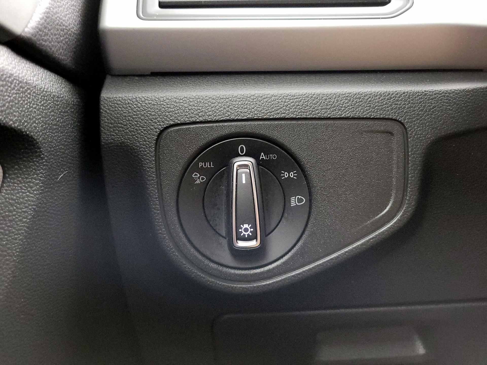 Thumbnail: 2021 Volkswagen Atlas - 13
