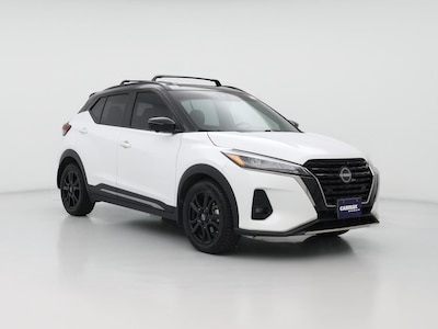 White 2022 Nissan Kicks SR