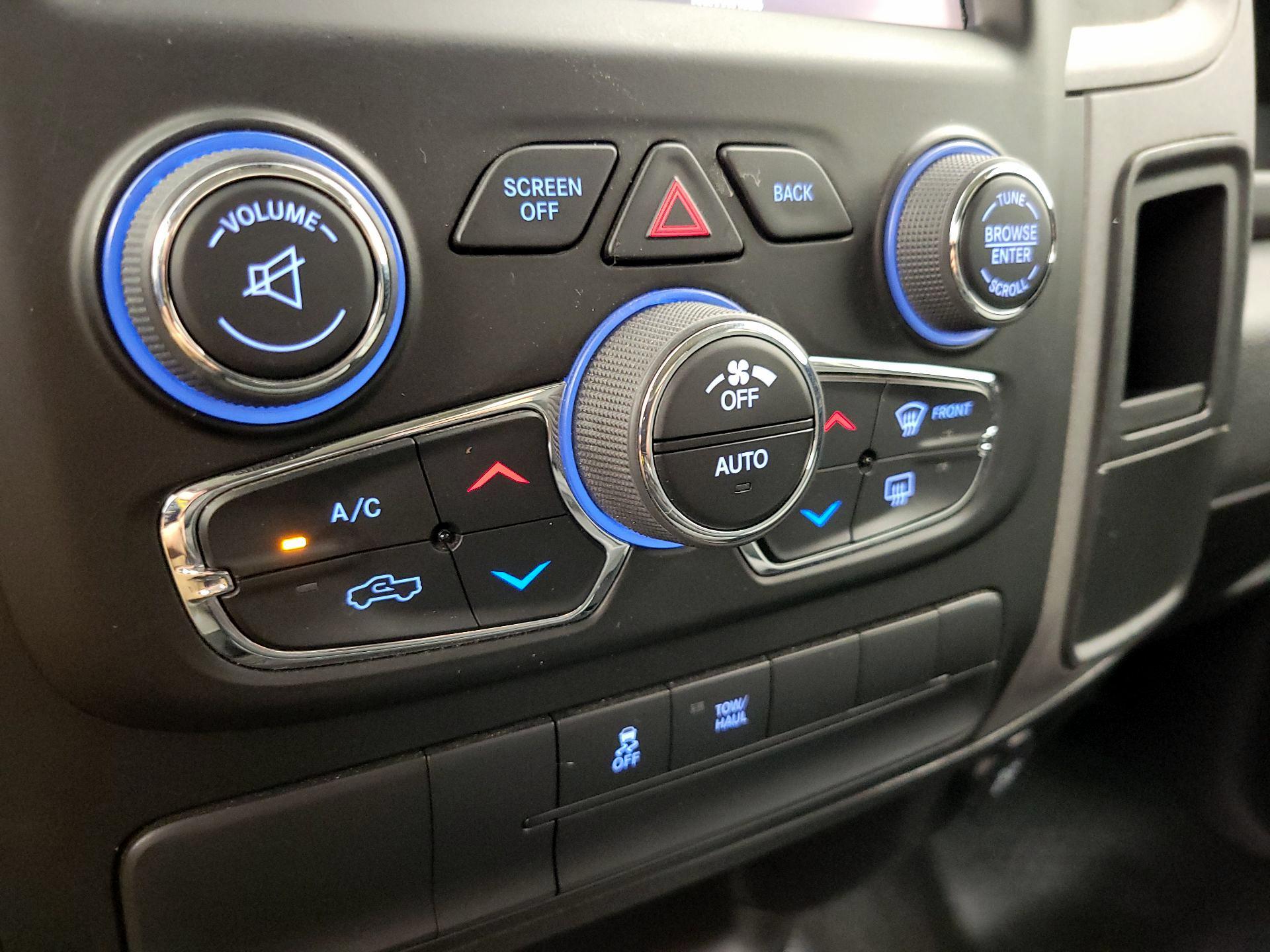 Thumbnail: 2021 RAM 1500 Classic - 16