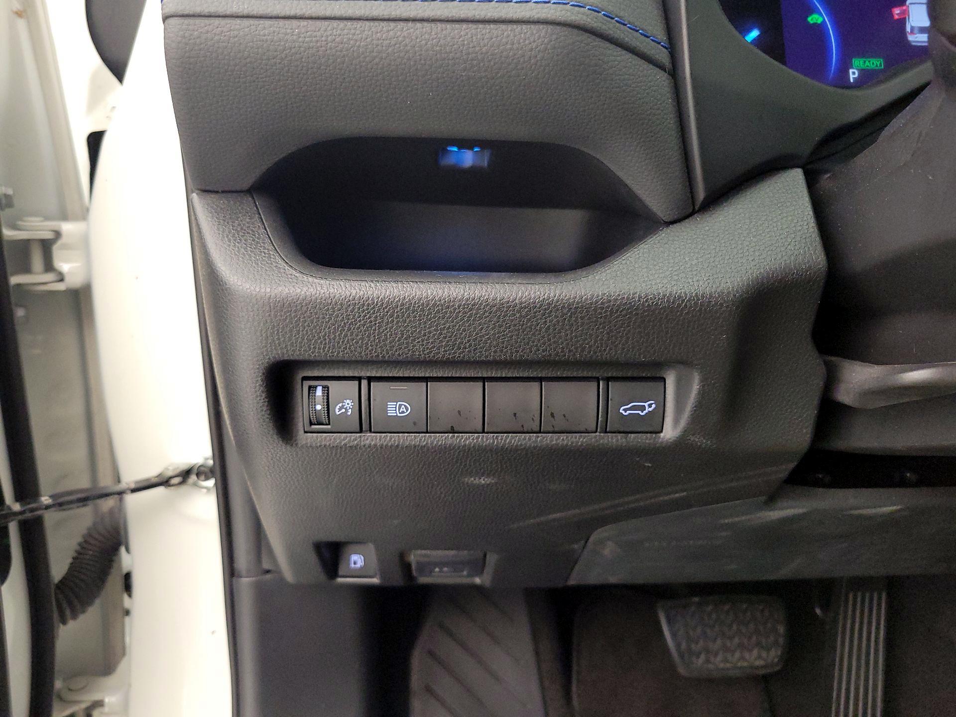 Thumbnail: 2021 Toyota RAV4 - 13