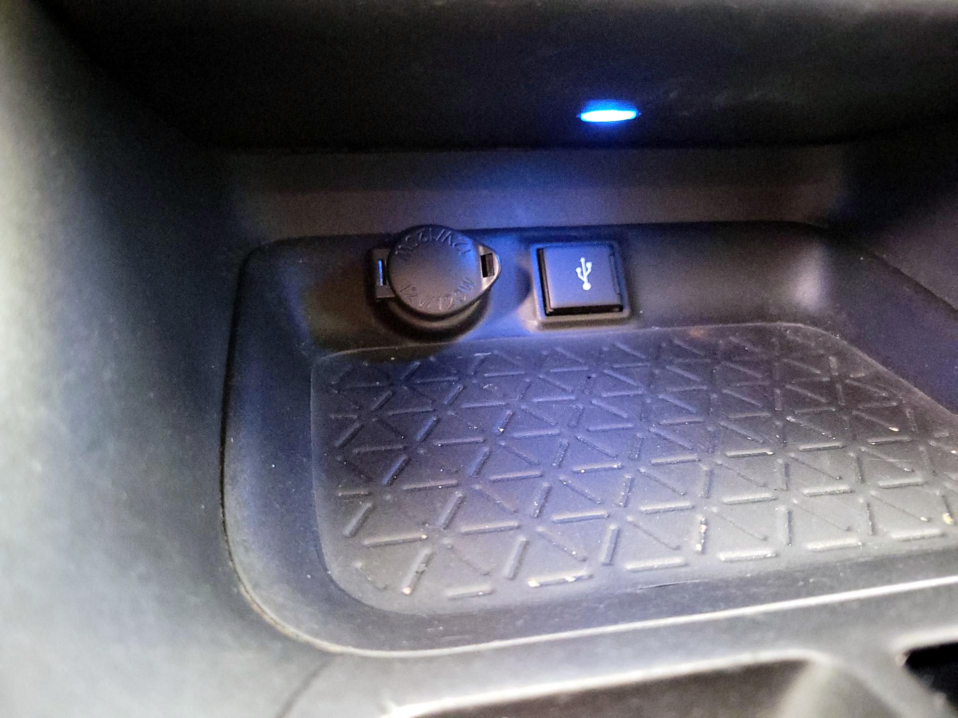 Thumbnail: 2021 Toyota RAV4 - 18