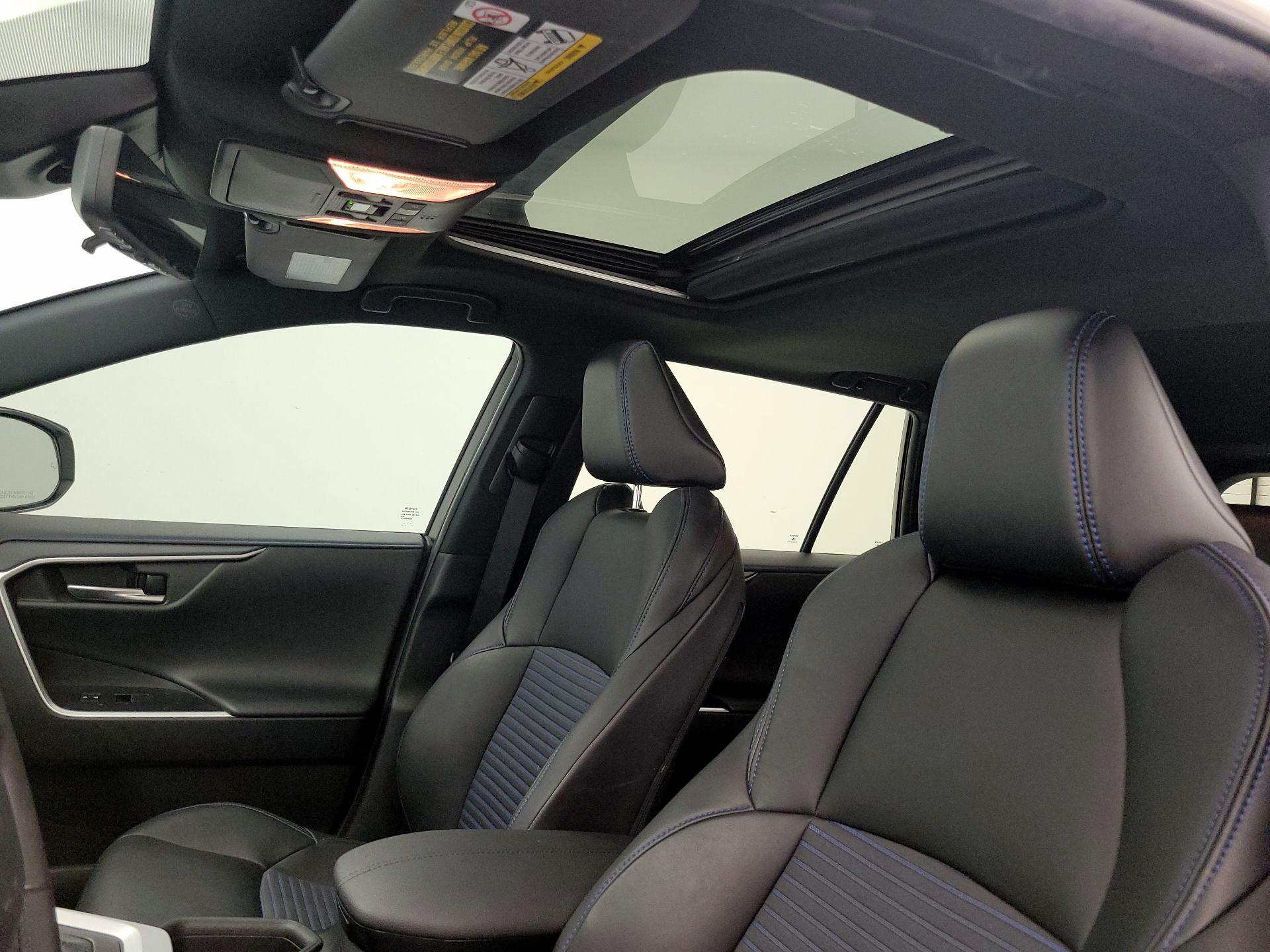 Thumbnail: 2021 Toyota RAV4 - 19