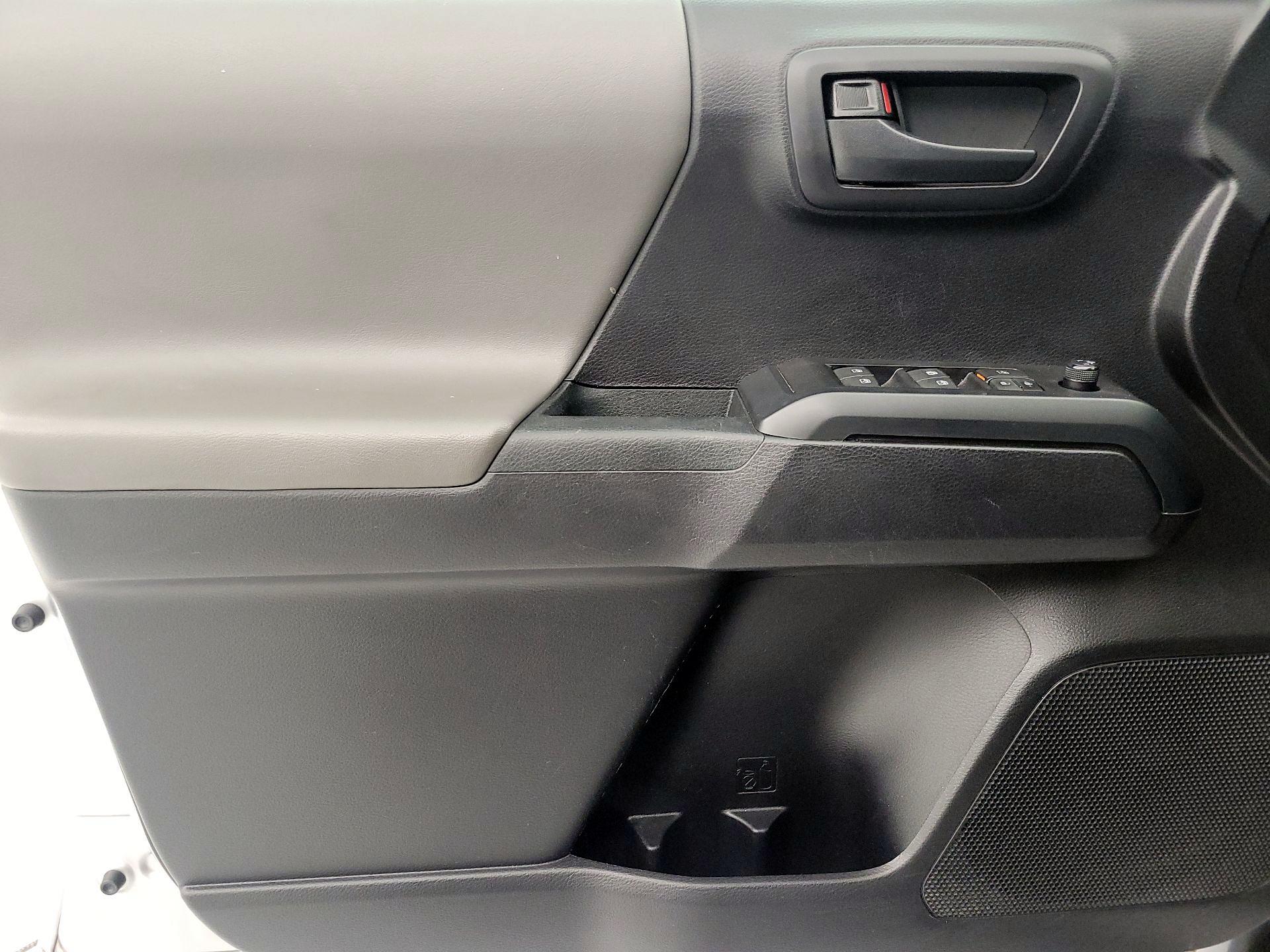 Thumbnail: 2020 Toyota Tacoma - 12