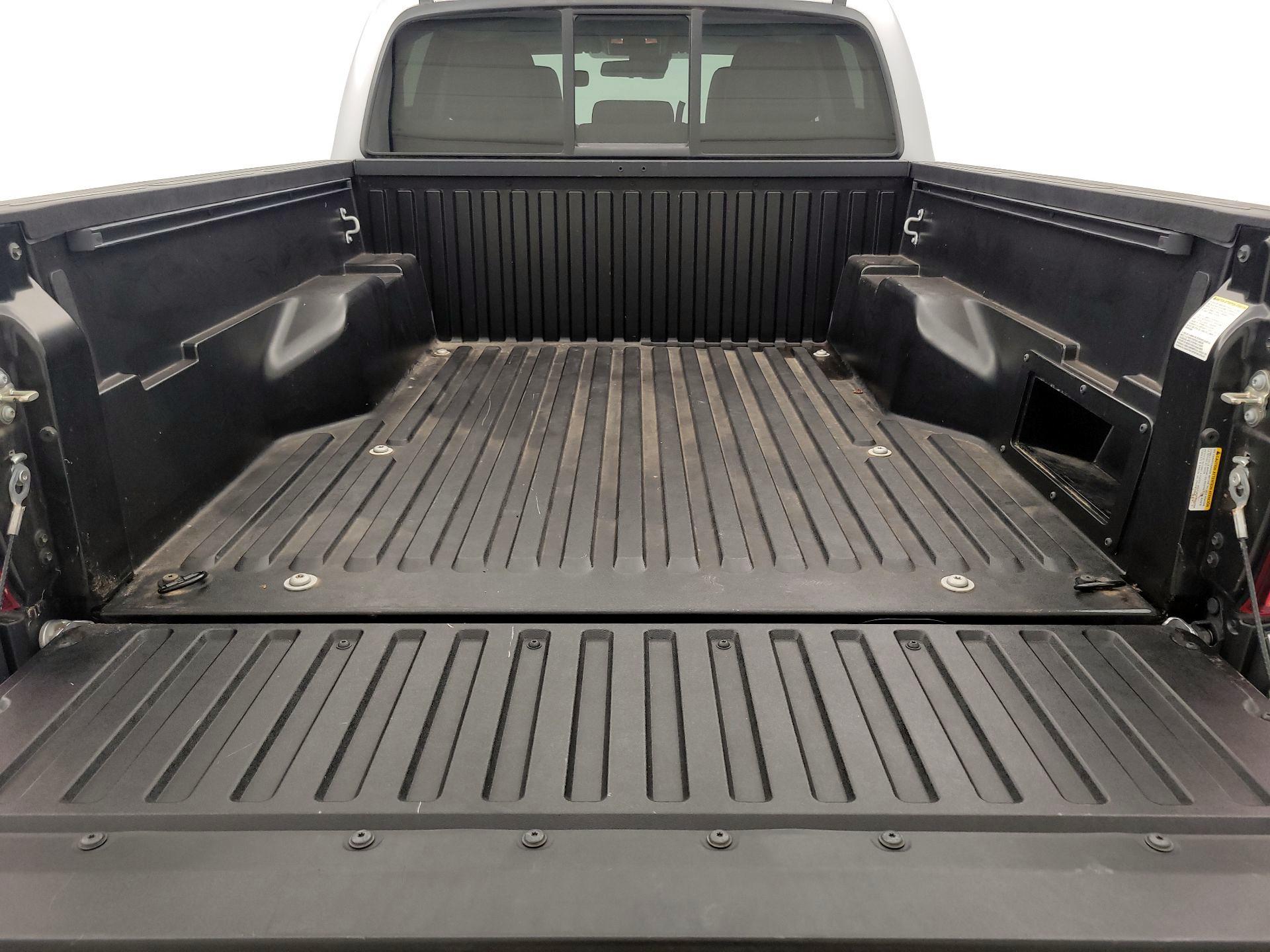 Thumbnail: 2020 Toyota Tacoma - 20