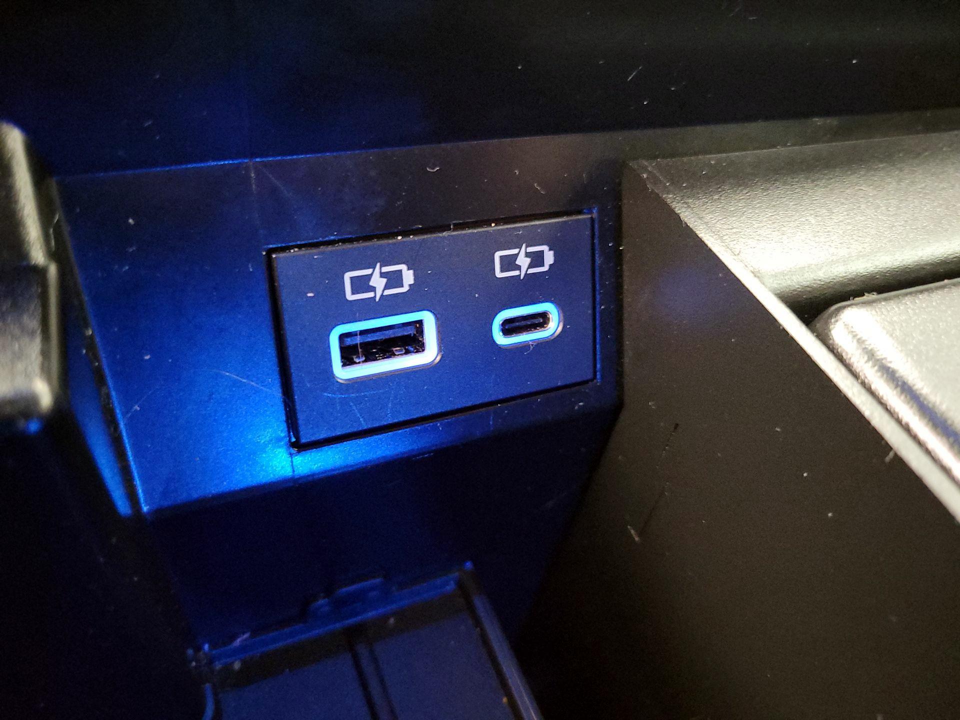 Thumbnail: 2023 Toyota Tundra - 18