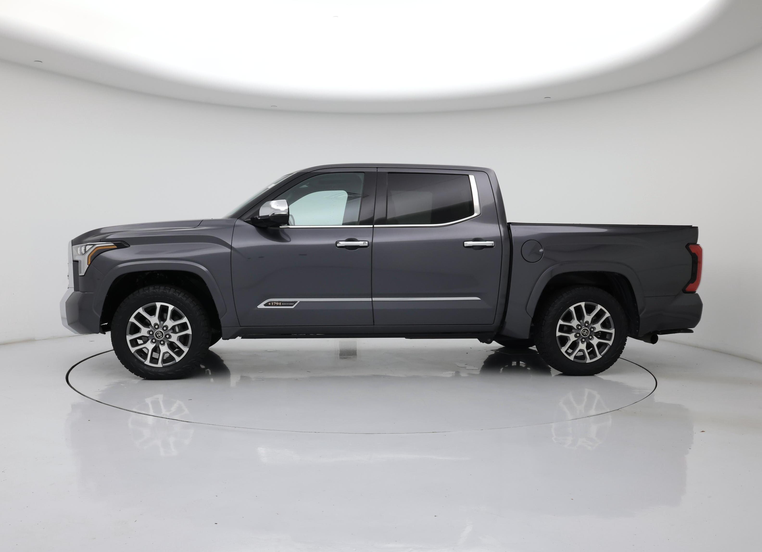 Thumbnail: 2022 Toyota Tundra - 3