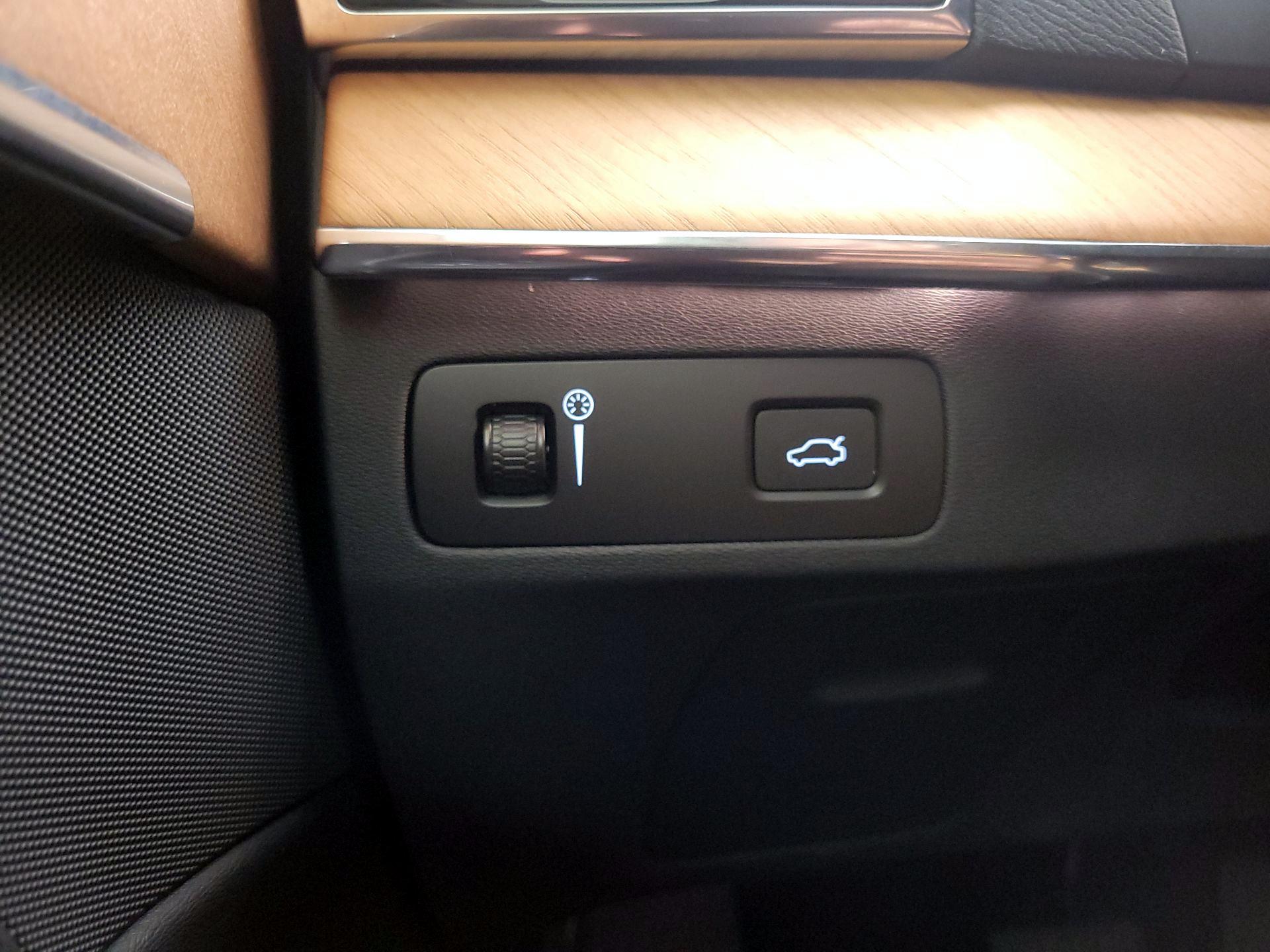 Thumbnail: 2022 Volvo XC90 - 13