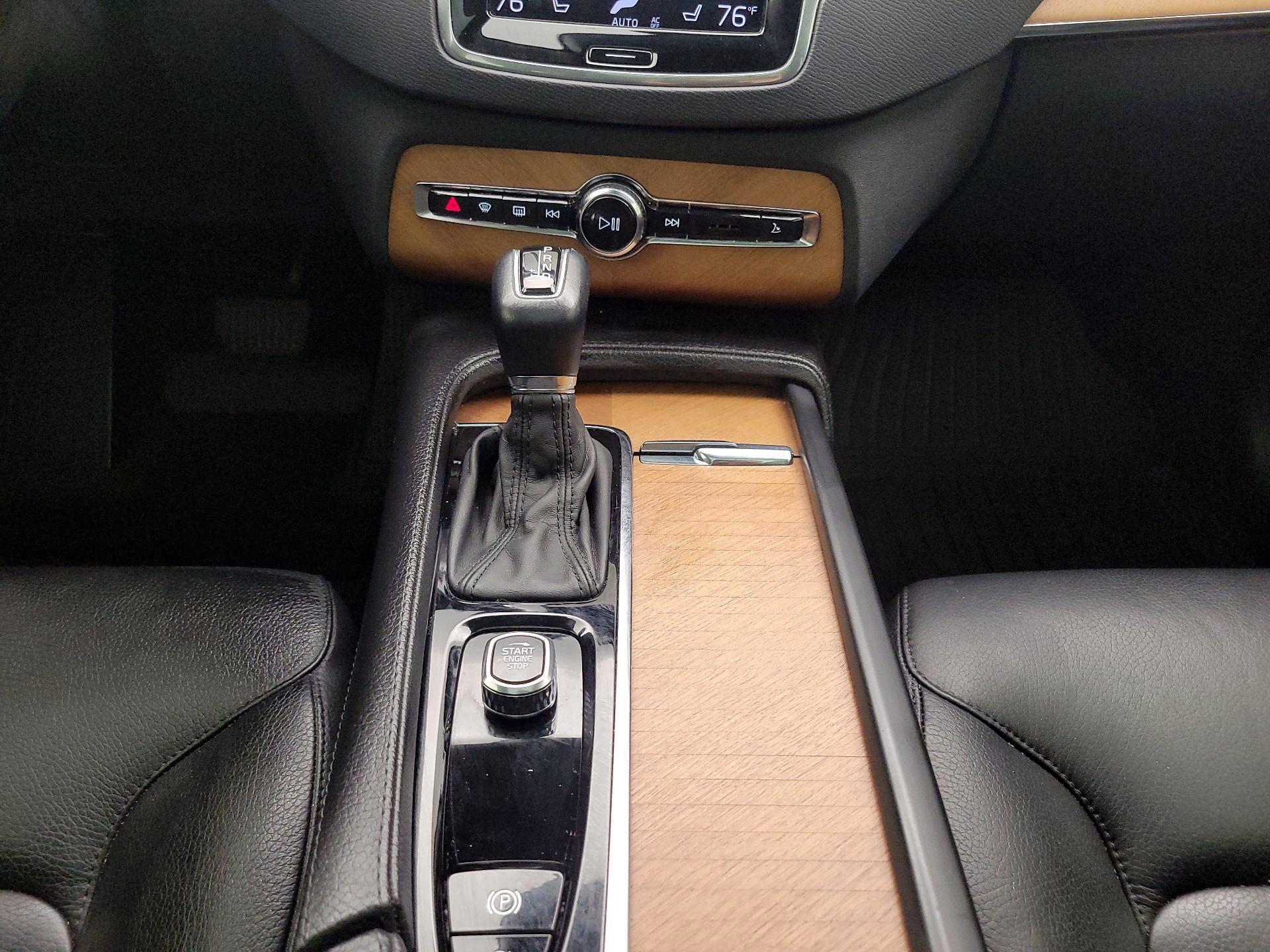 Thumbnail: 2022 Volvo XC90 - 18