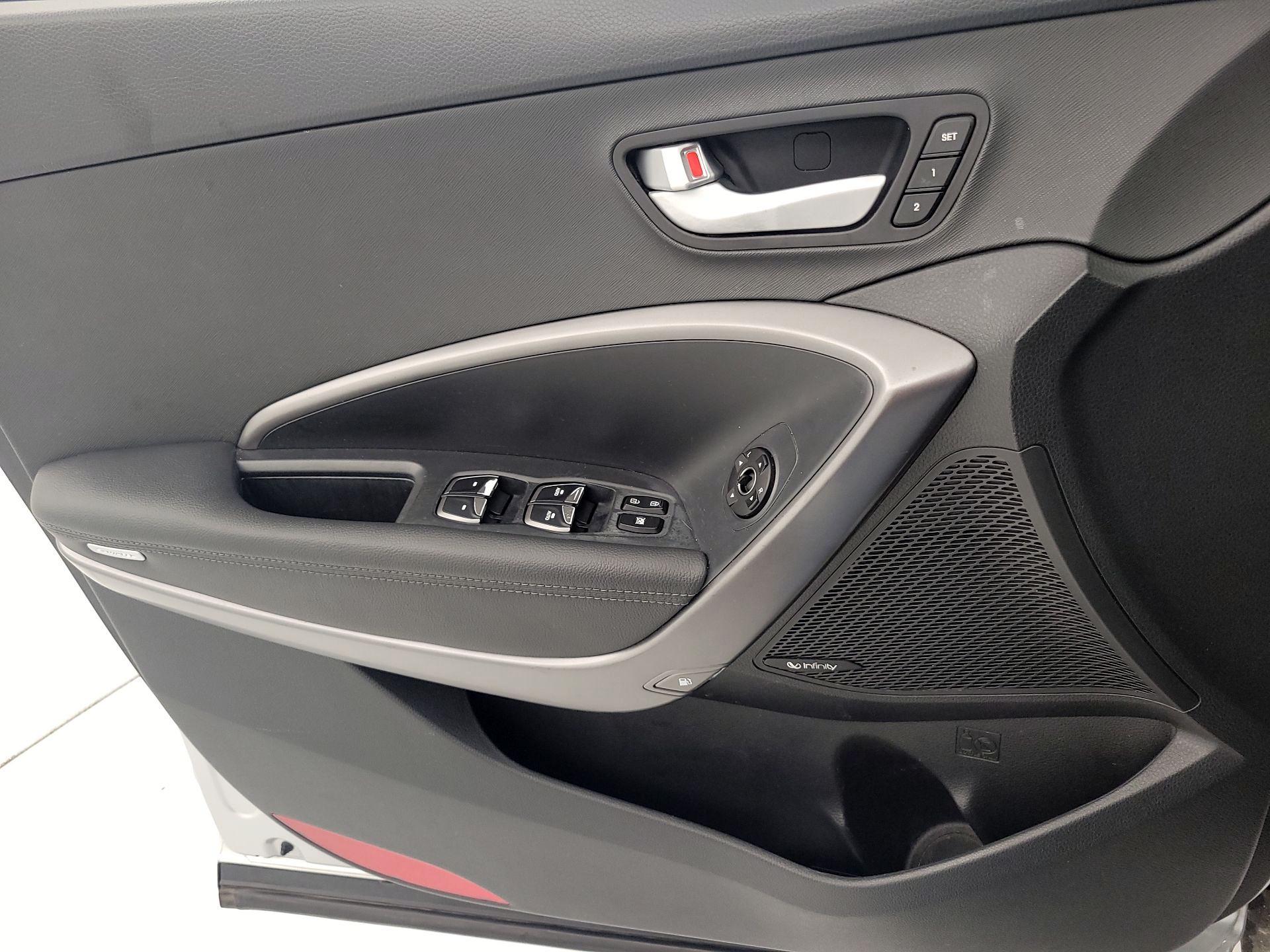 Thumbnail: 2017 Hyundai Santa Fe - 12