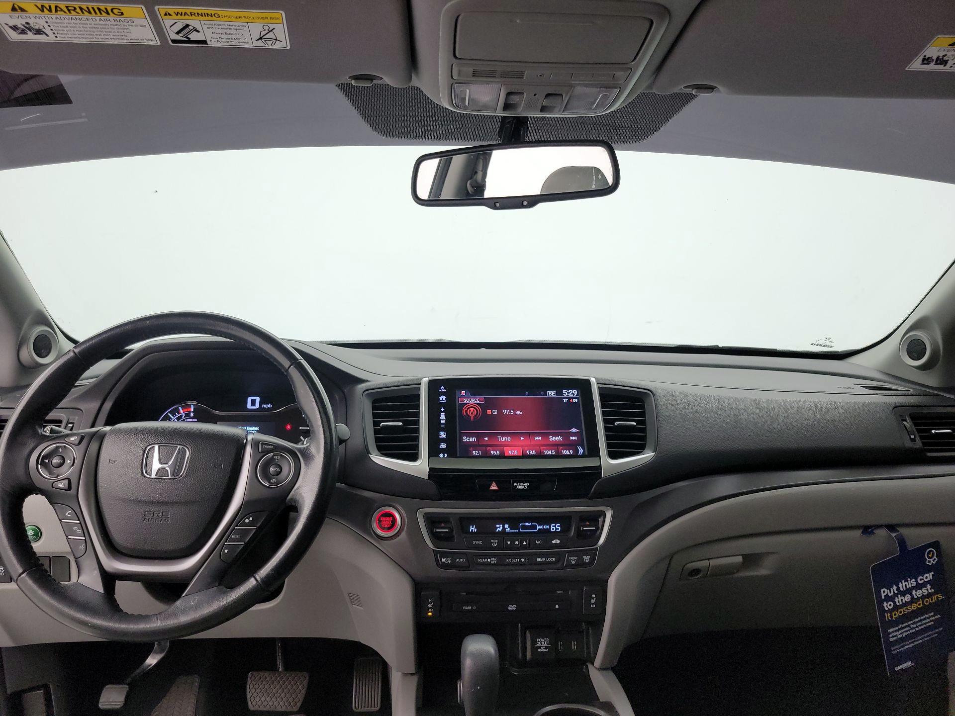 Thumbnail: 2017 Honda Pilot - 9