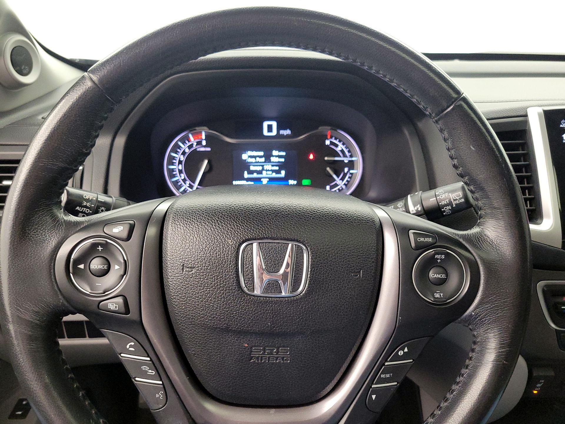 Thumbnail: 2017 Honda Pilot - 10