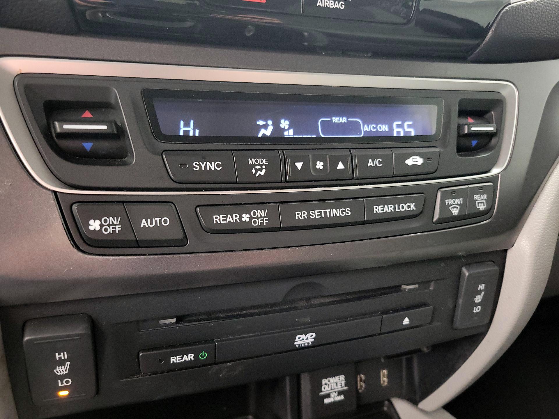 Thumbnail: 2017 Honda Pilot - 16