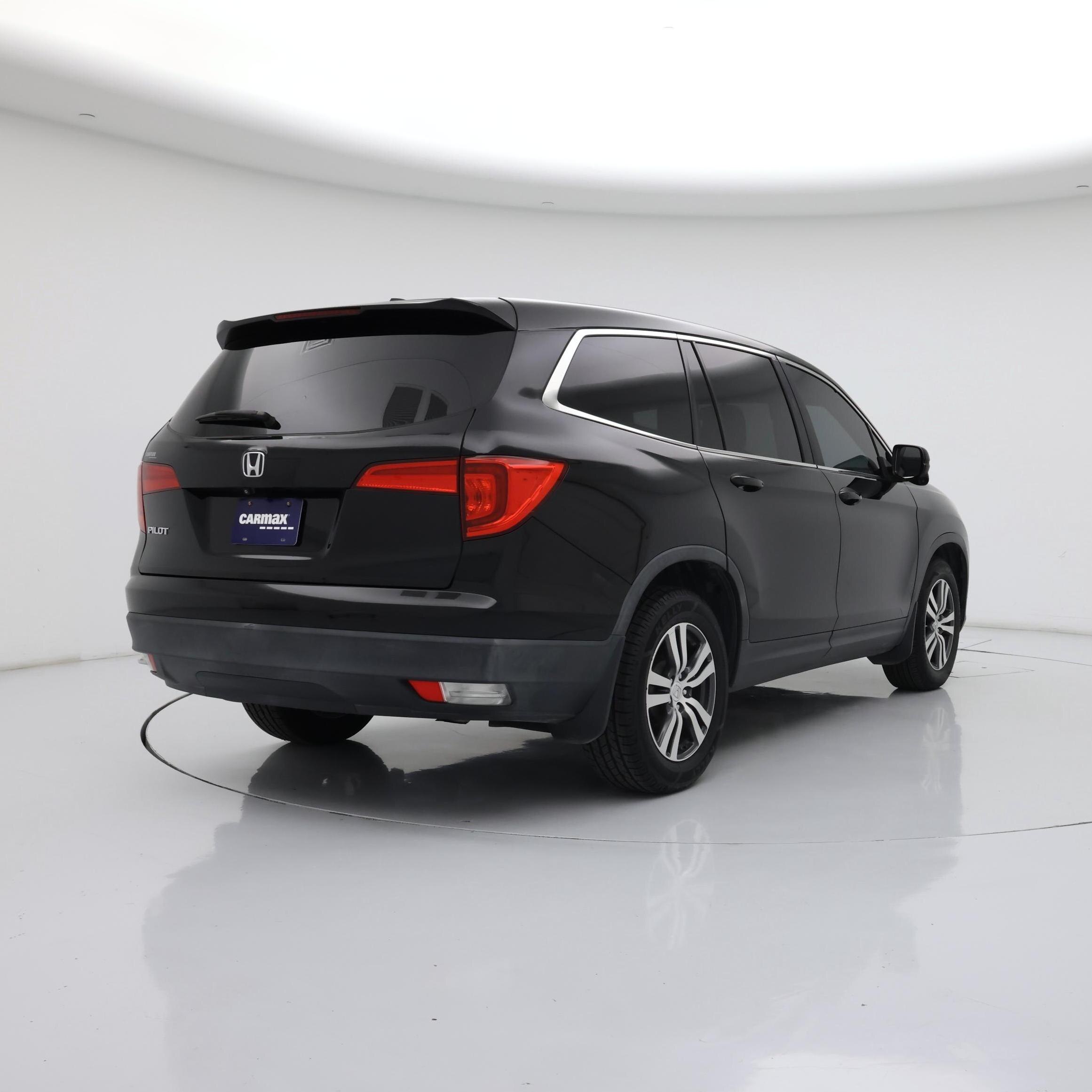 Thumbnail: 2017 Honda Pilot - 8