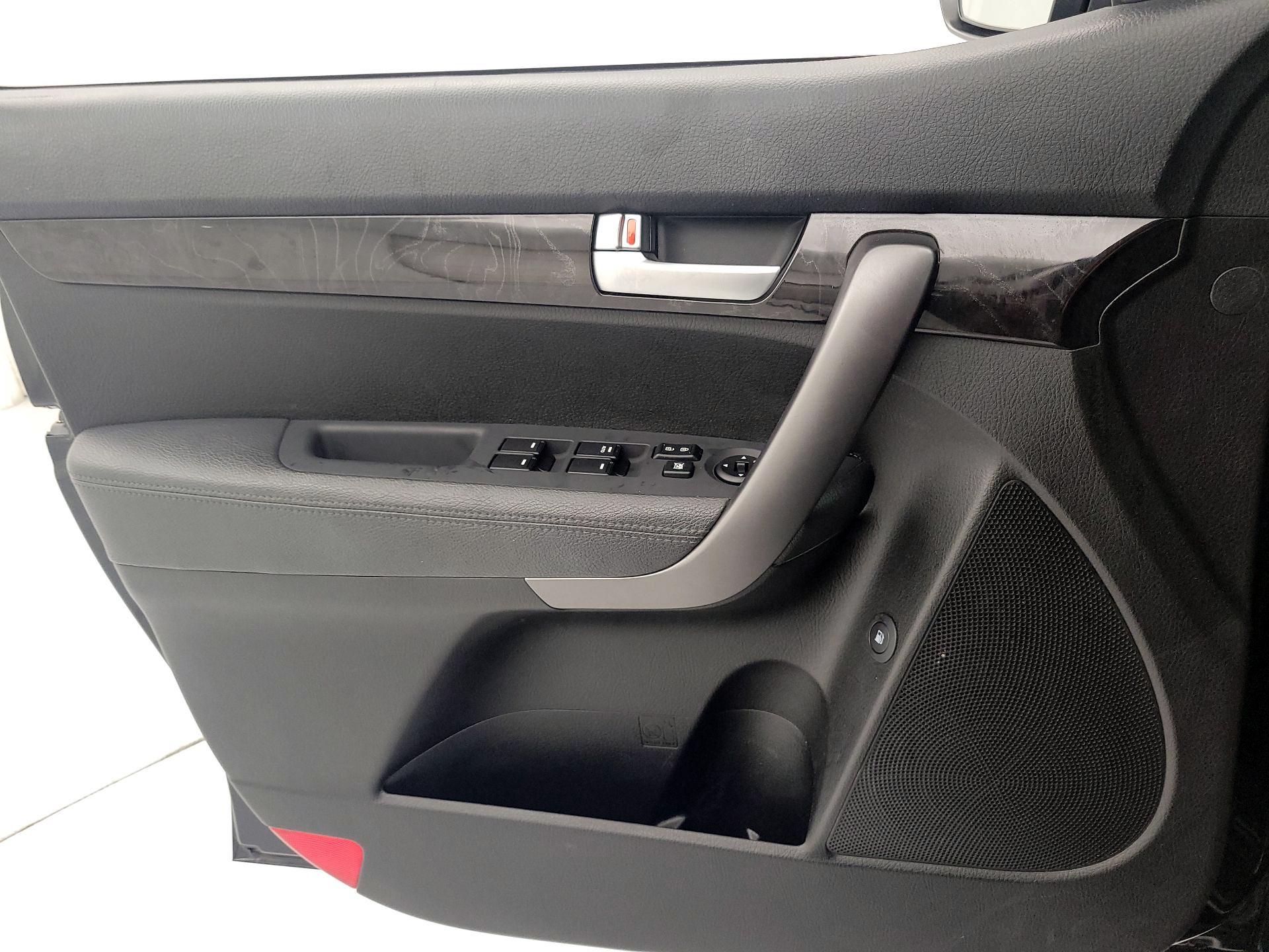 Thumbnail: 2014 Kia Sorento - 12