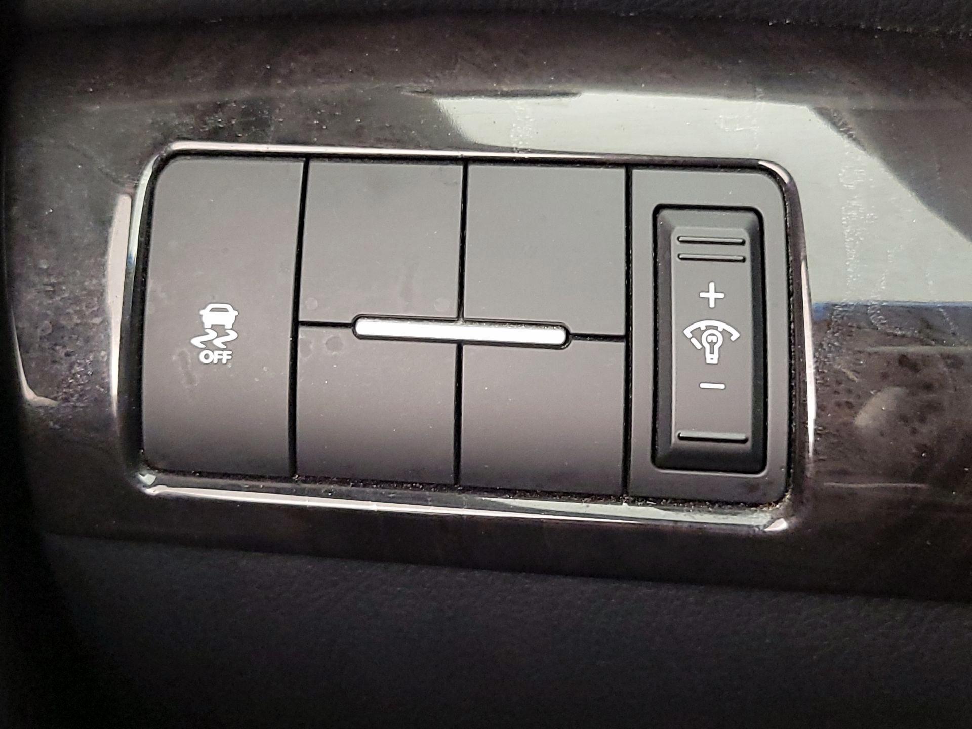 Thumbnail: 2014 Kia Sorento - 13