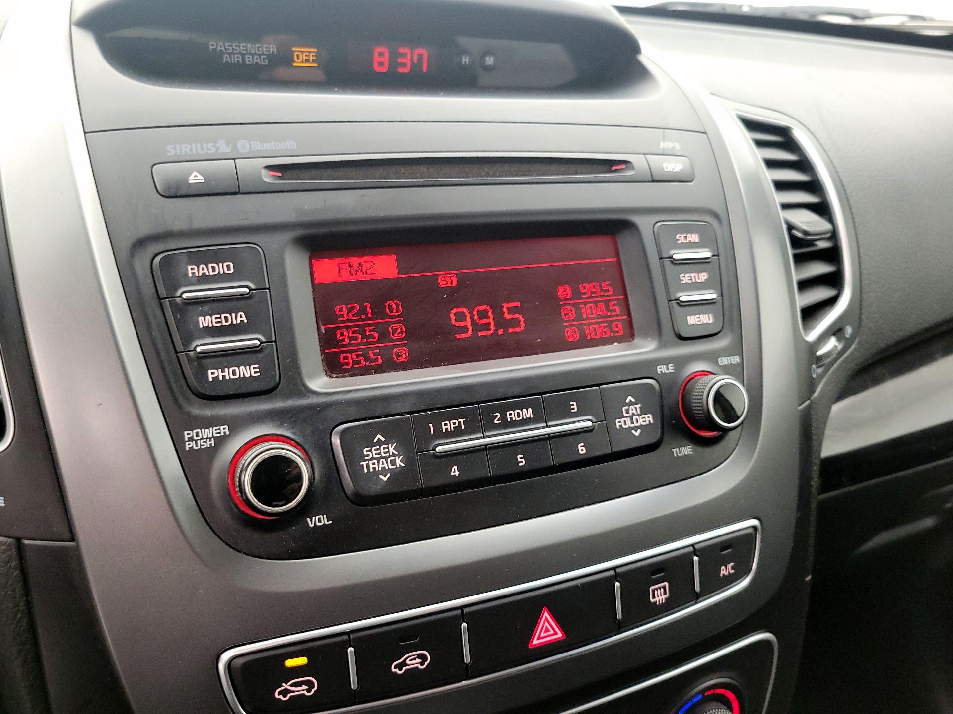 Thumbnail: 2014 Kia Sorento - 14