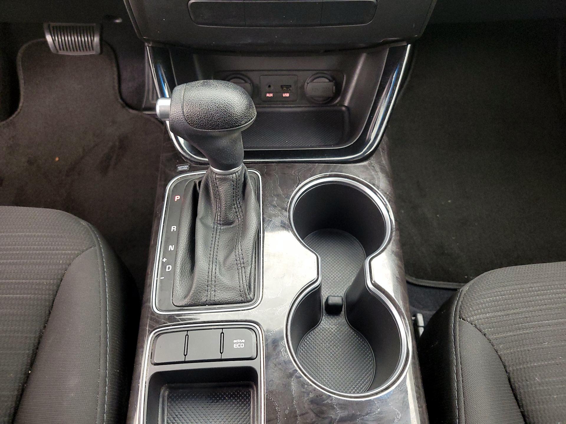 Thumbnail: 2014 Kia Sorento - 16