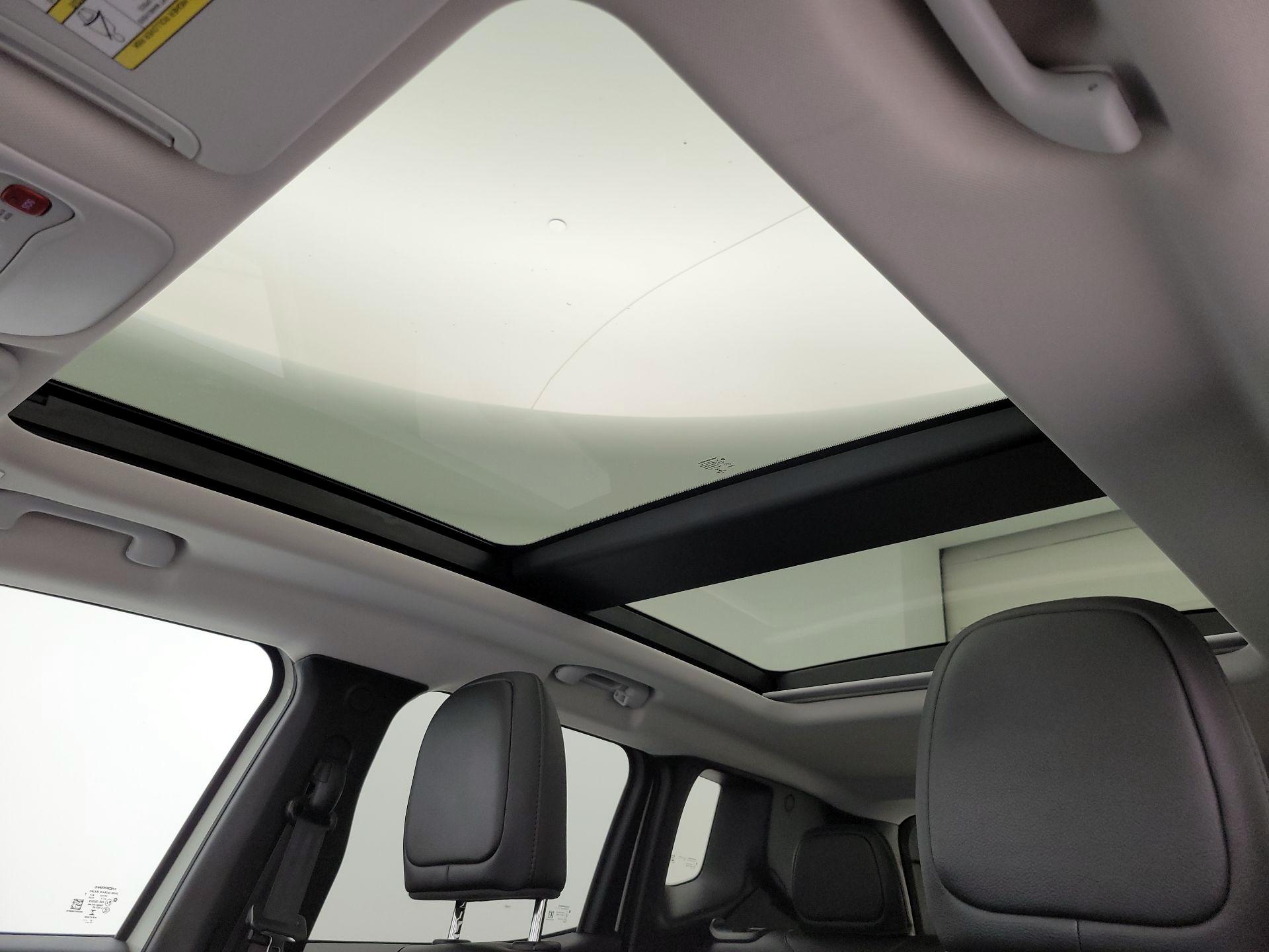 Thumbnail: 2021 Jeep Renegade - 20