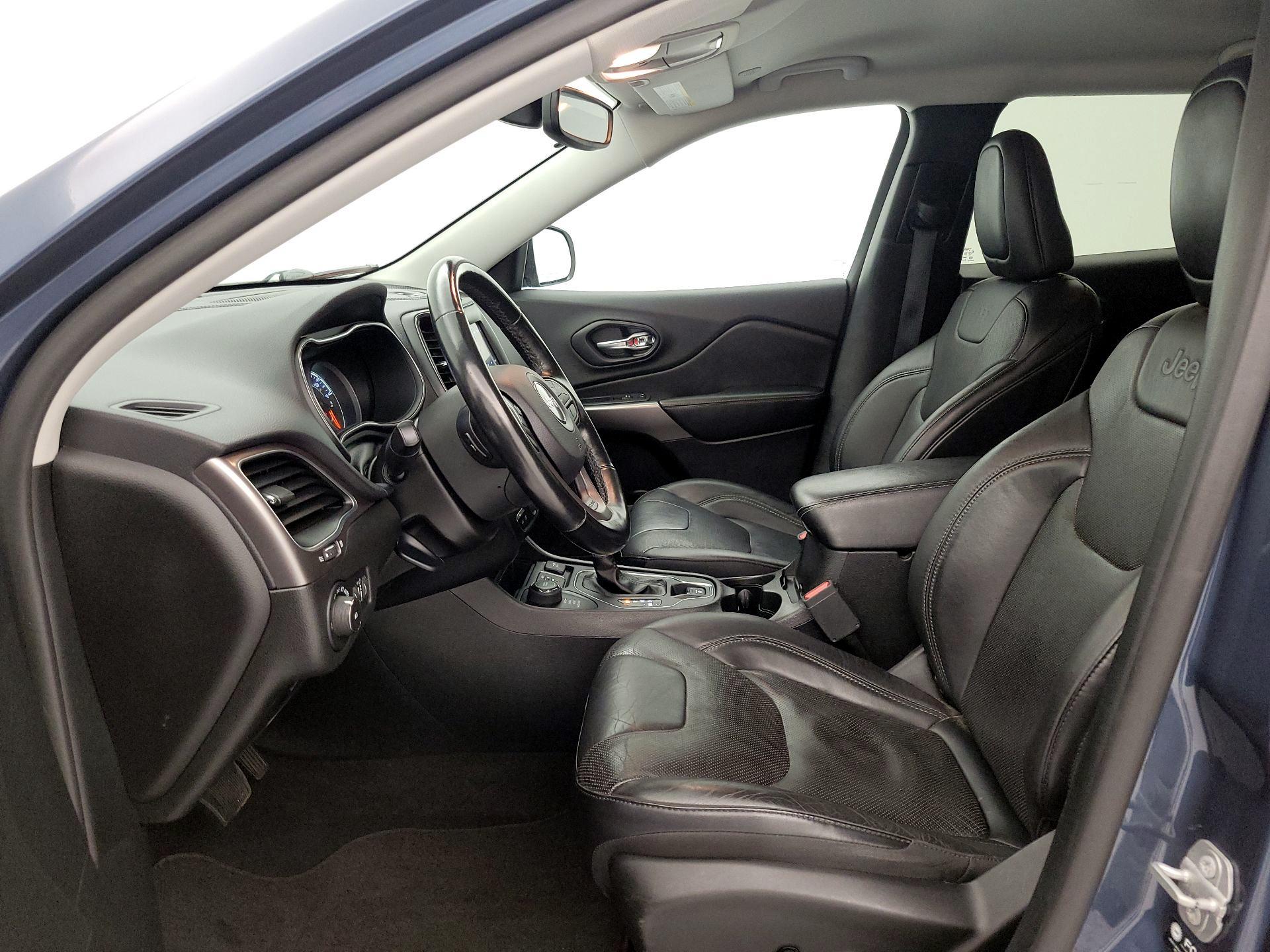 Thumbnail: 2021 Jeep Cherokee - 11