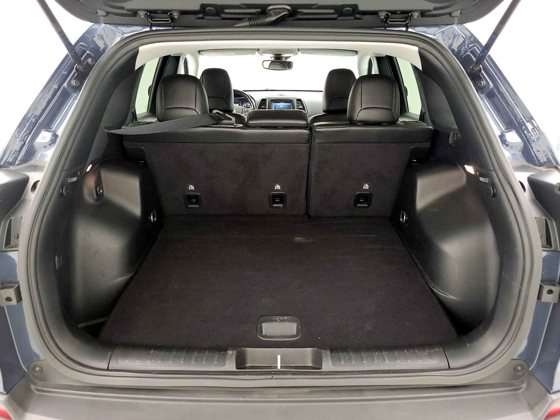 Thumbnail: 2021 Jeep Cherokee - 20