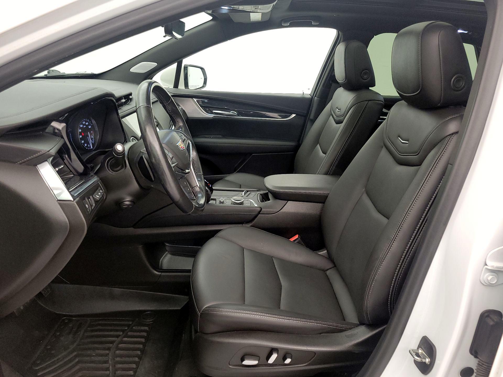 Thumbnail: 2021 Cadillac XT5 - 11